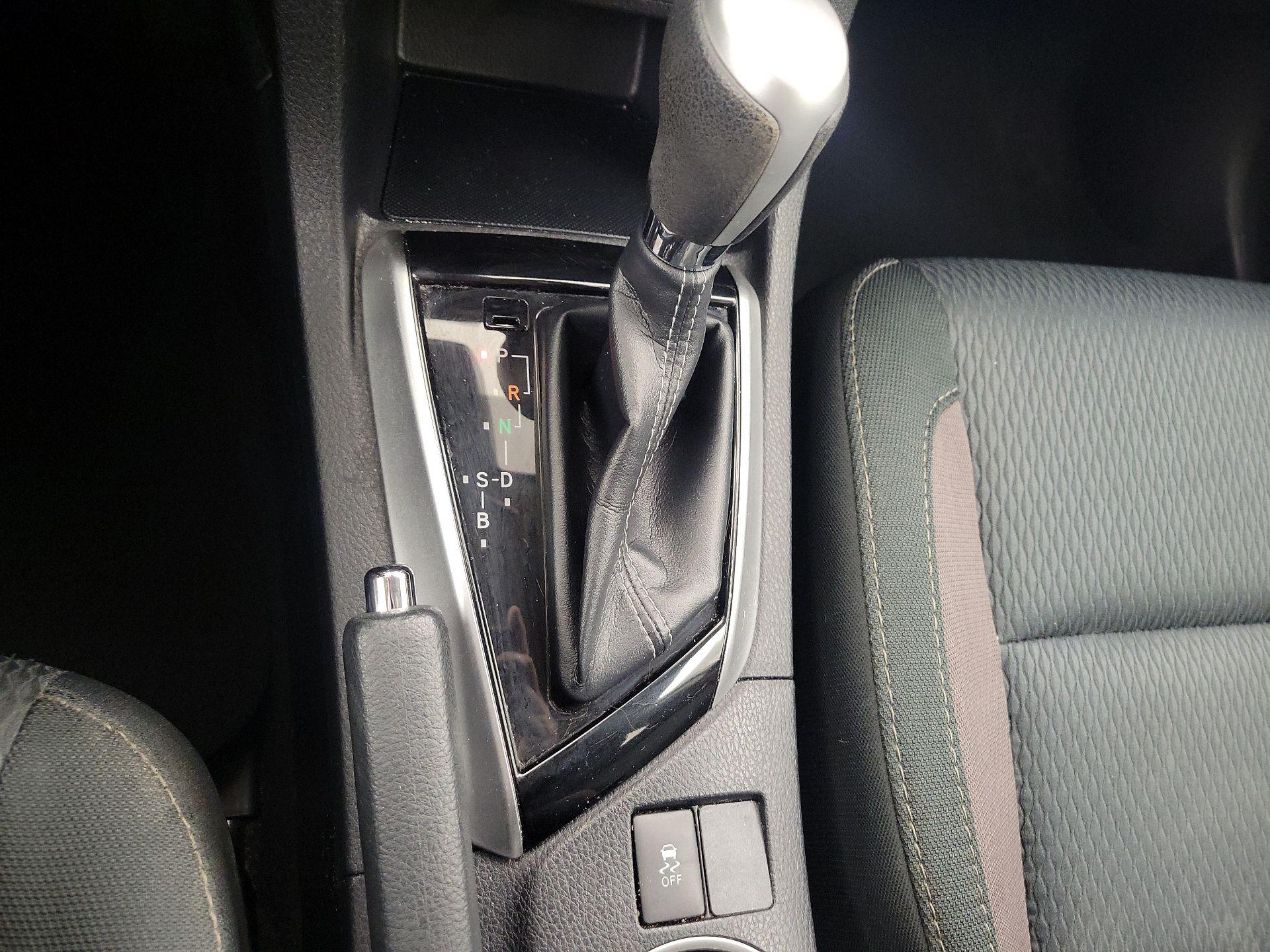 Thumbnail: 2018 Toyota Corolla - 17