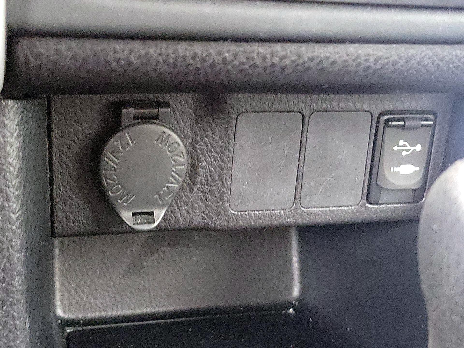 Thumbnail: 2018 Toyota Corolla - 18