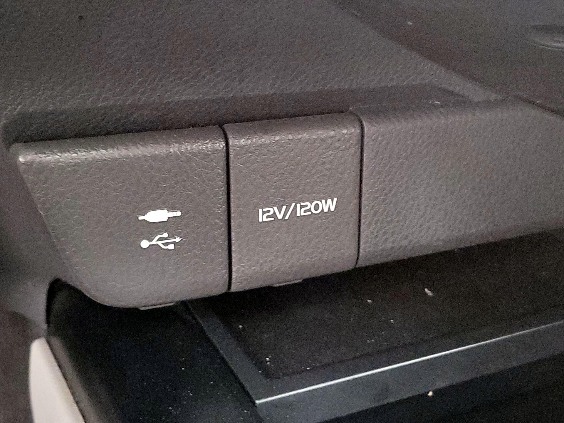 Thumbnail: 2018 Toyota Camry - 16