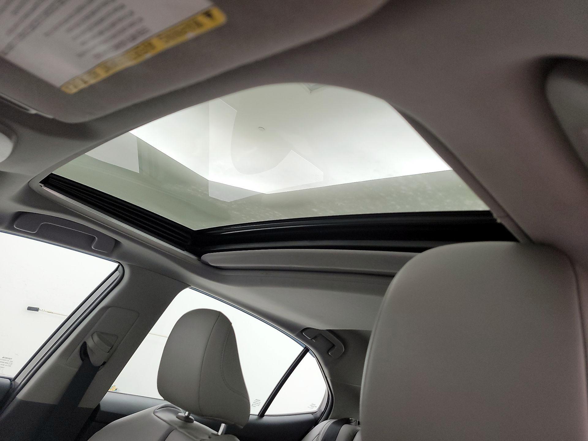 Thumbnail: 2018 Toyota Camry - 17