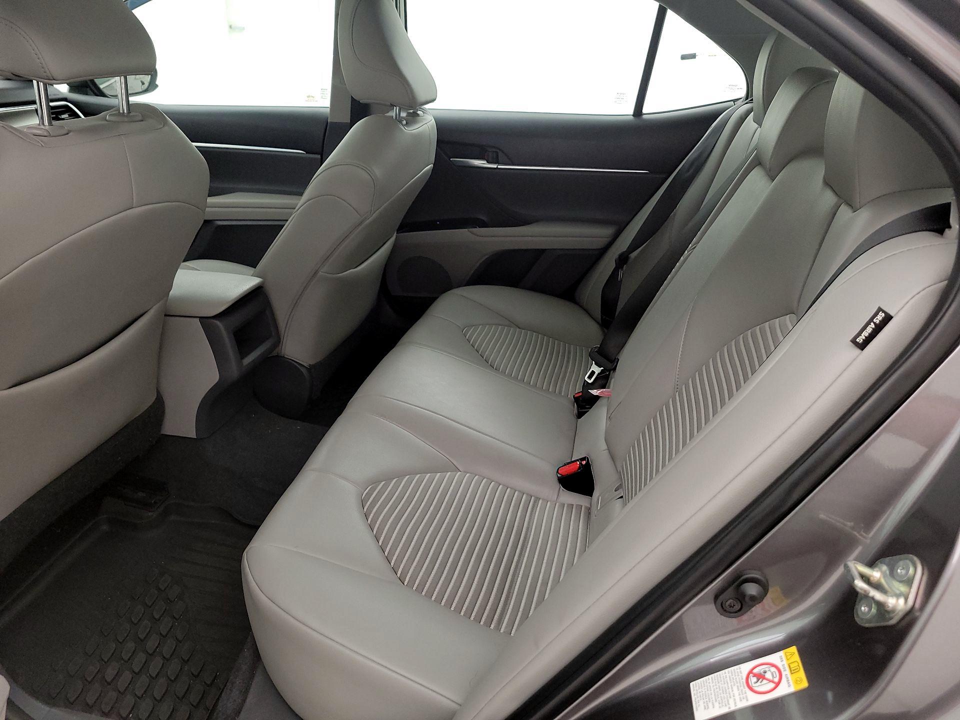 Thumbnail: 2018 Toyota Camry - 18