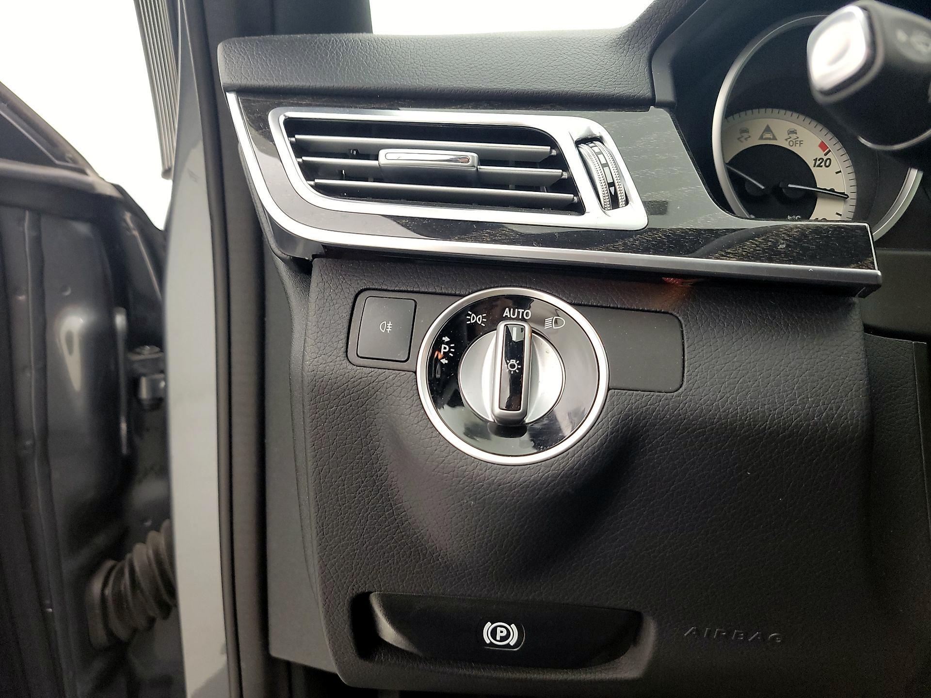 Thumbnail: 2016 Mercedes-Benz E-Class - 13