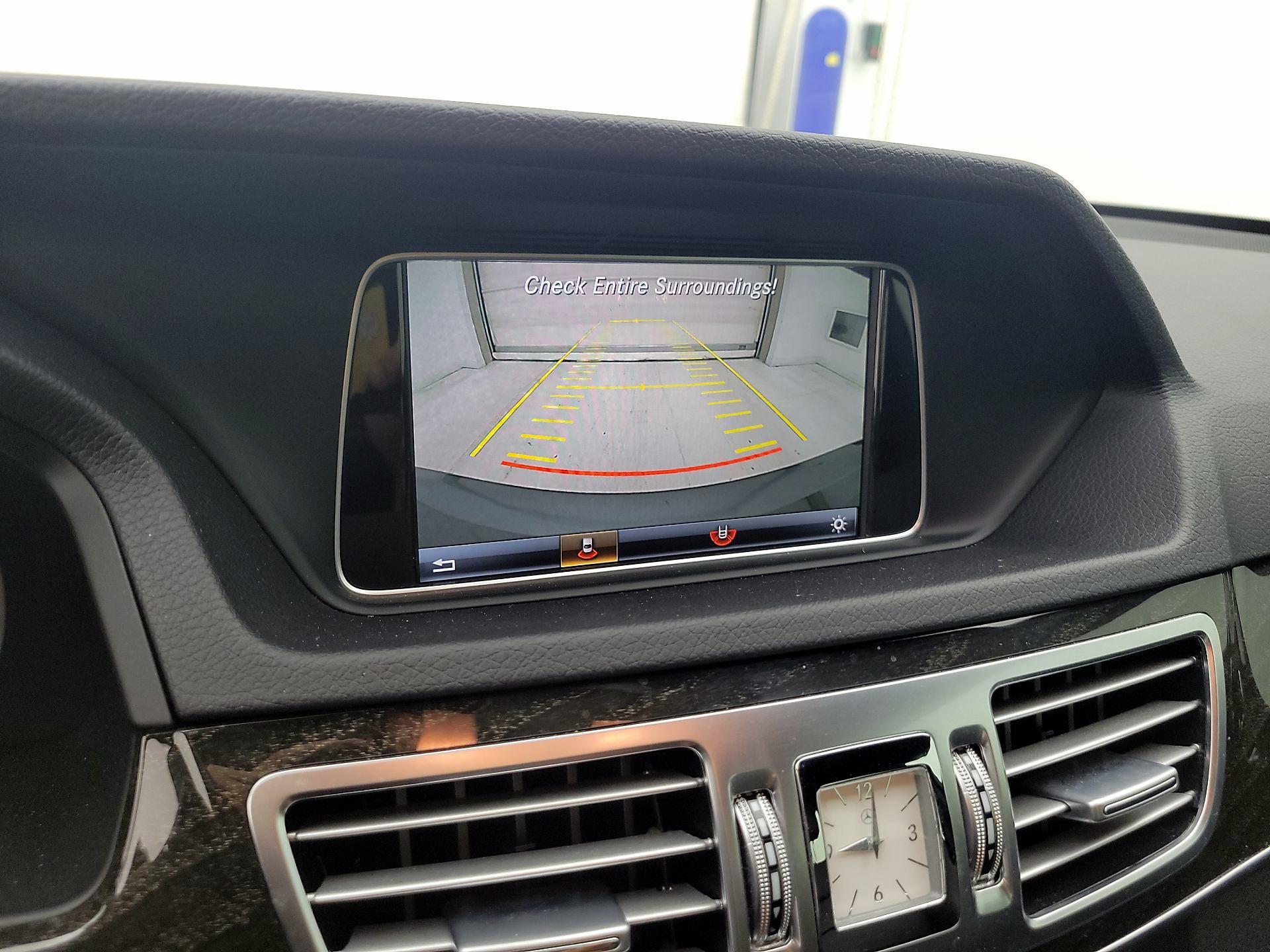 Thumbnail: 2016 Mercedes-Benz E-Class - 15