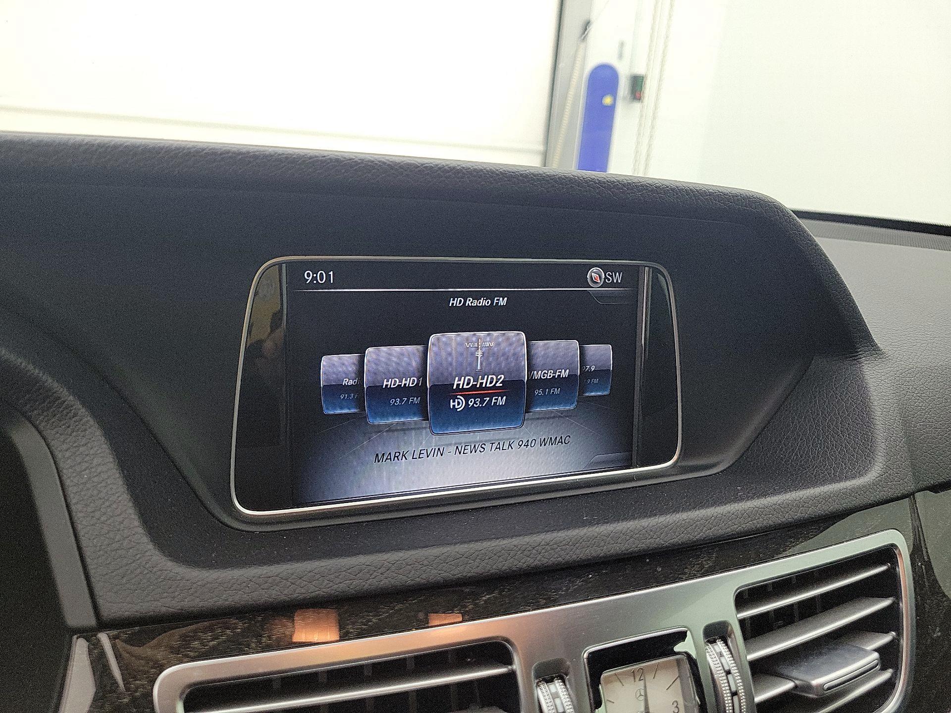 Thumbnail: 2016 Mercedes-Benz E-Class - 16