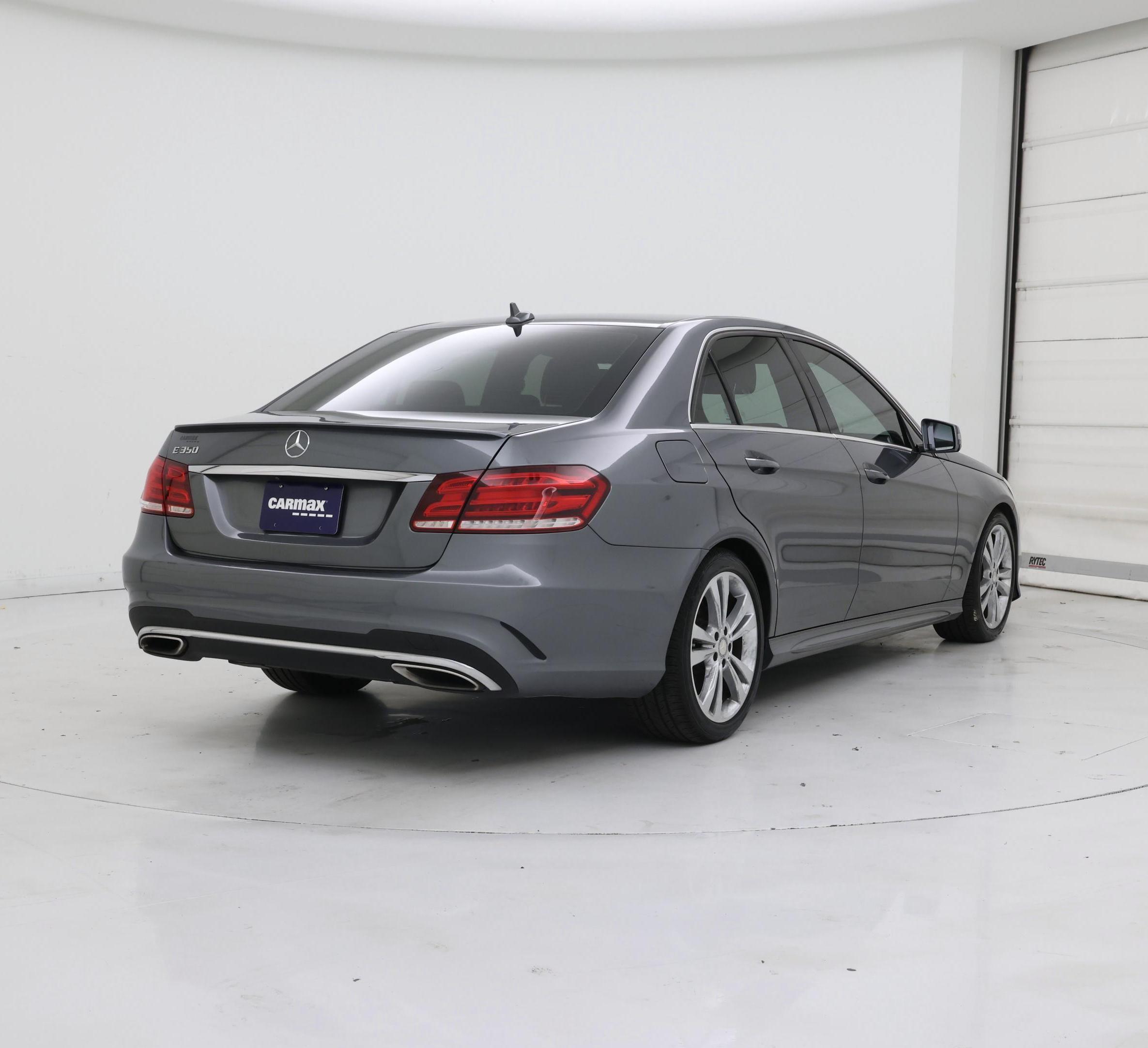 Thumbnail: 2016 Mercedes-Benz E-Class - 8