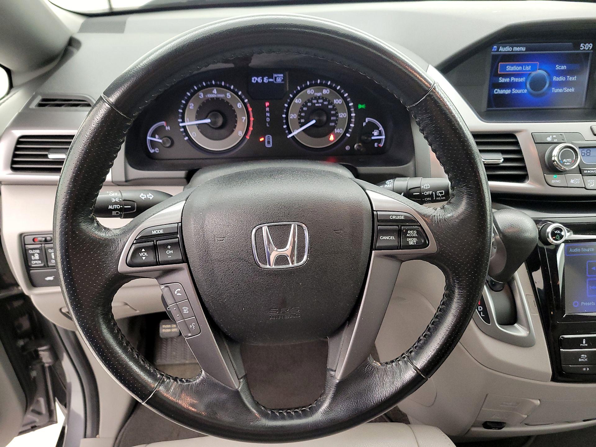 Thumbnail: 2014 Honda Odyssey - 10