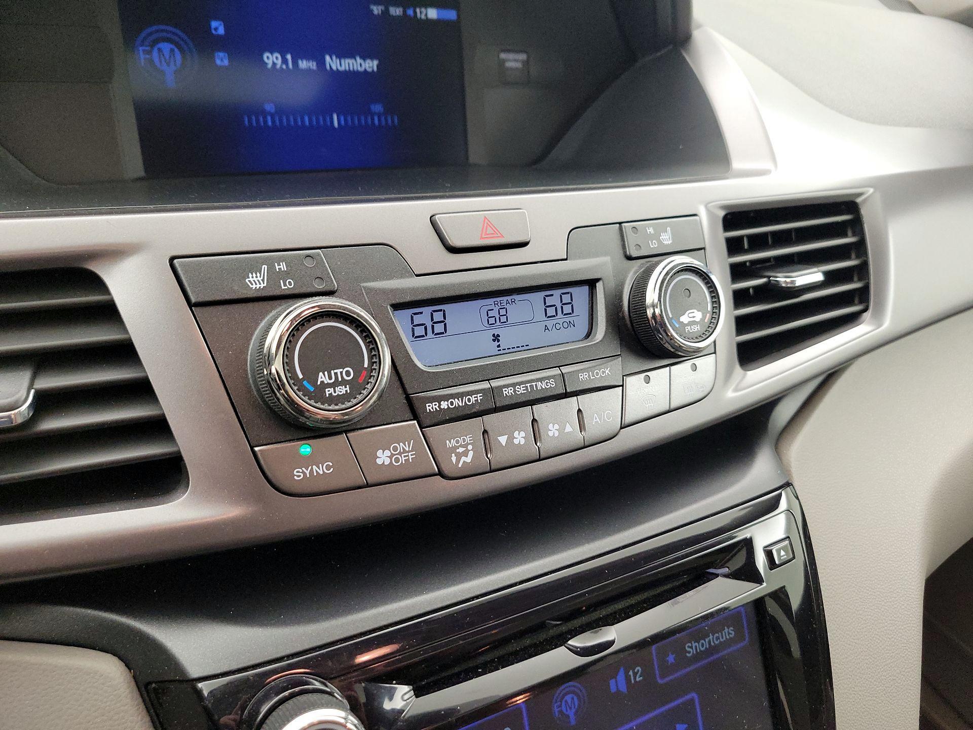 Thumbnail: 2014 Honda Odyssey - 16