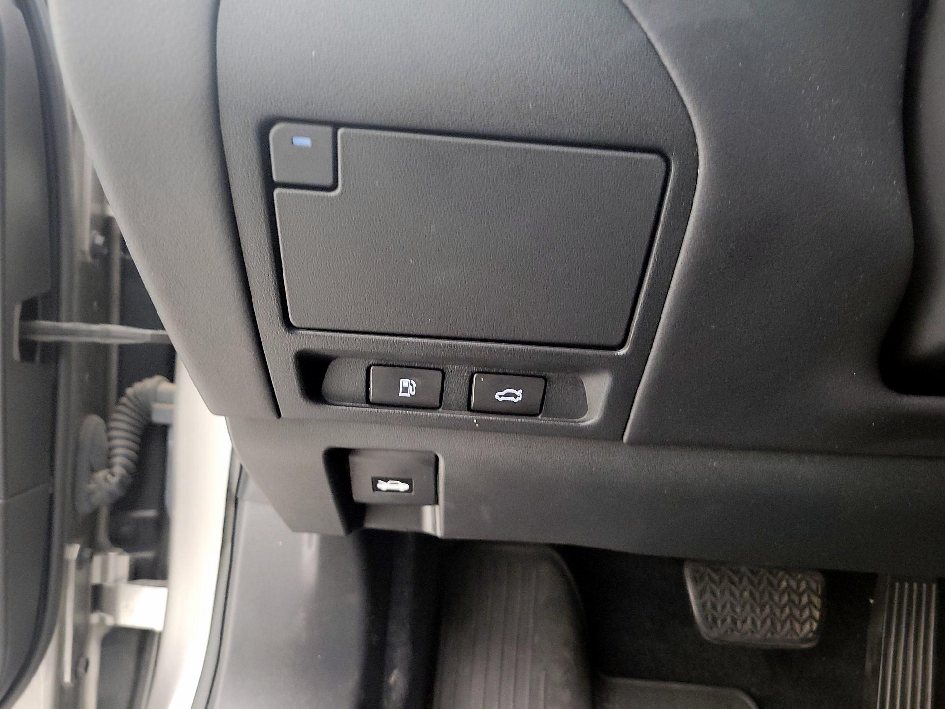 Thumbnail: 2018 Lexus LS - 13