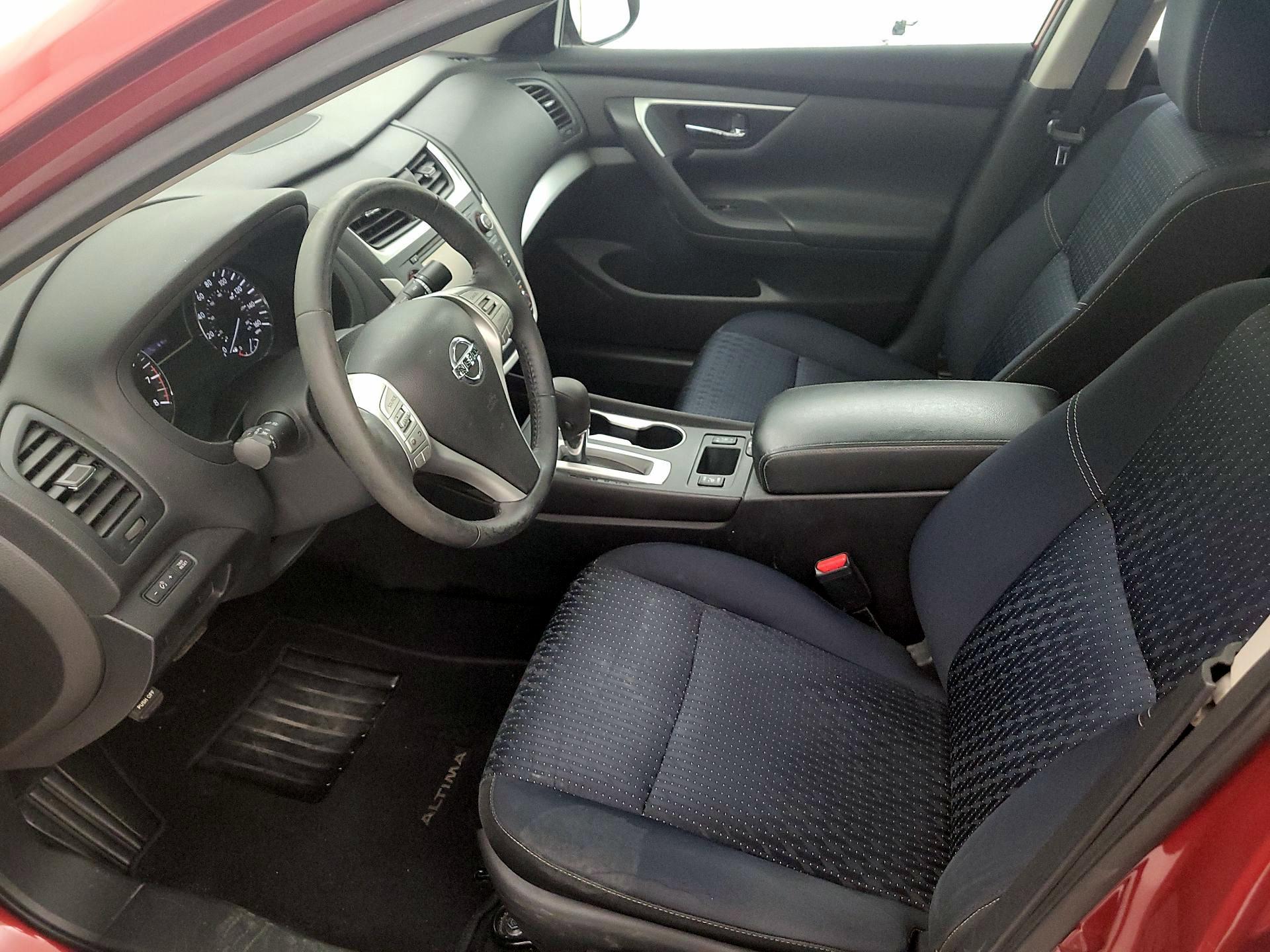 Thumbnail: 2017 Nissan Altima - 11