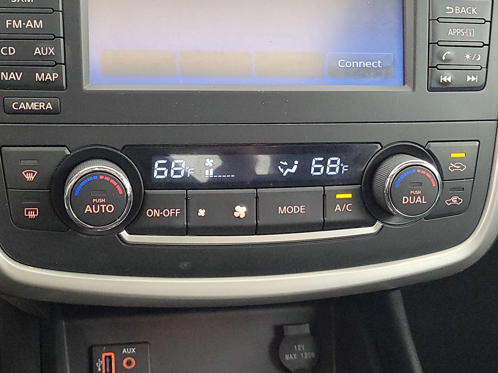 Thumbnail: 2017 Nissan Altima - 17