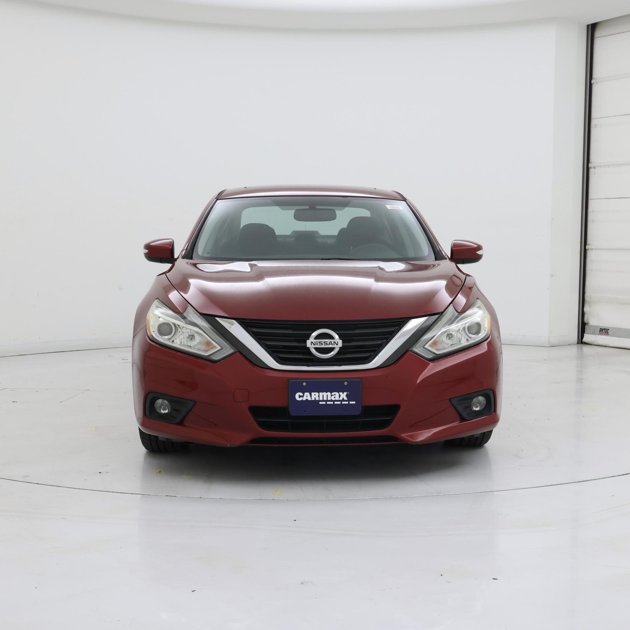 Thumbnail: 2017 Nissan Altima - 5