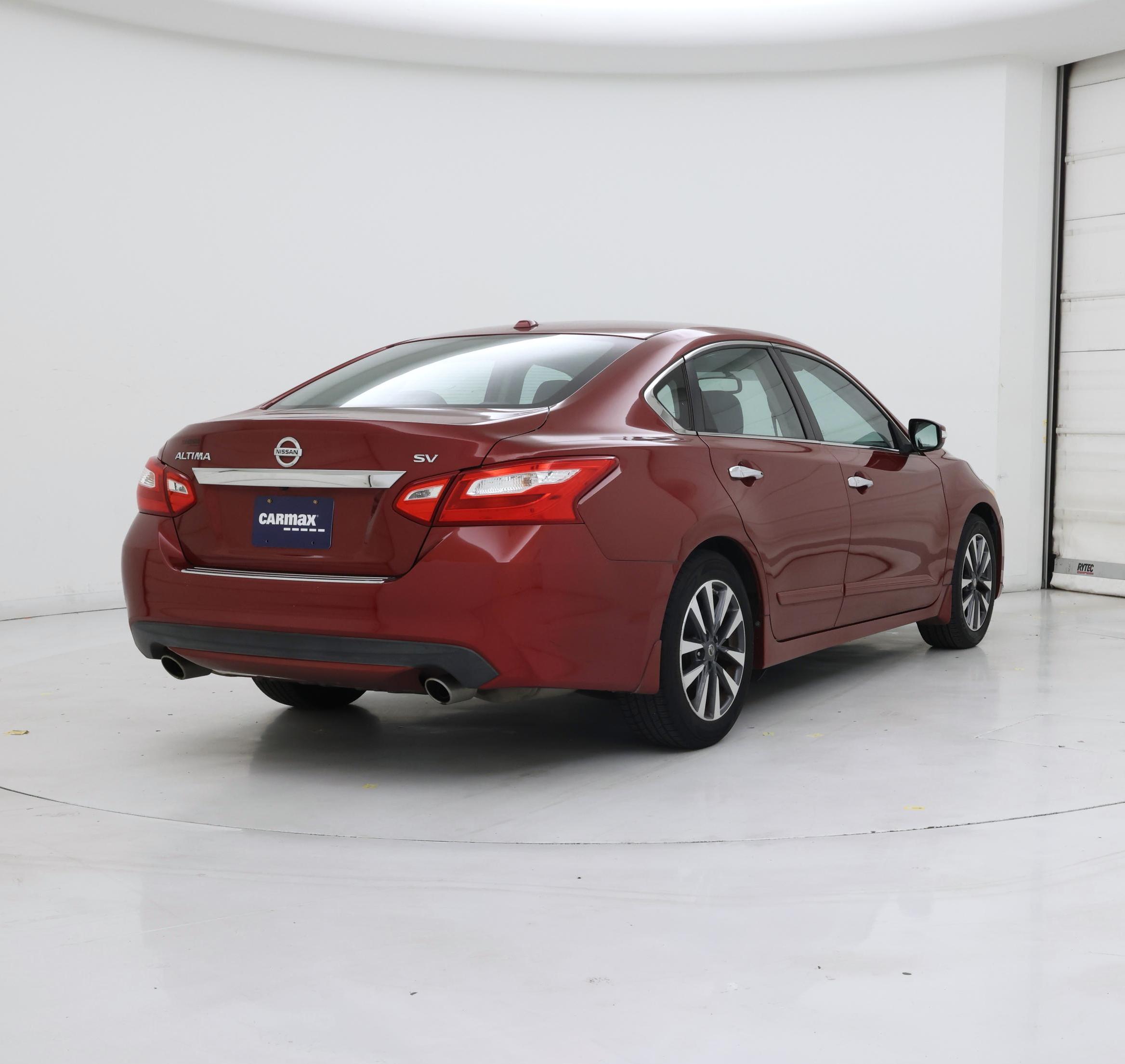 Thumbnail: 2017 Nissan Altima - 8