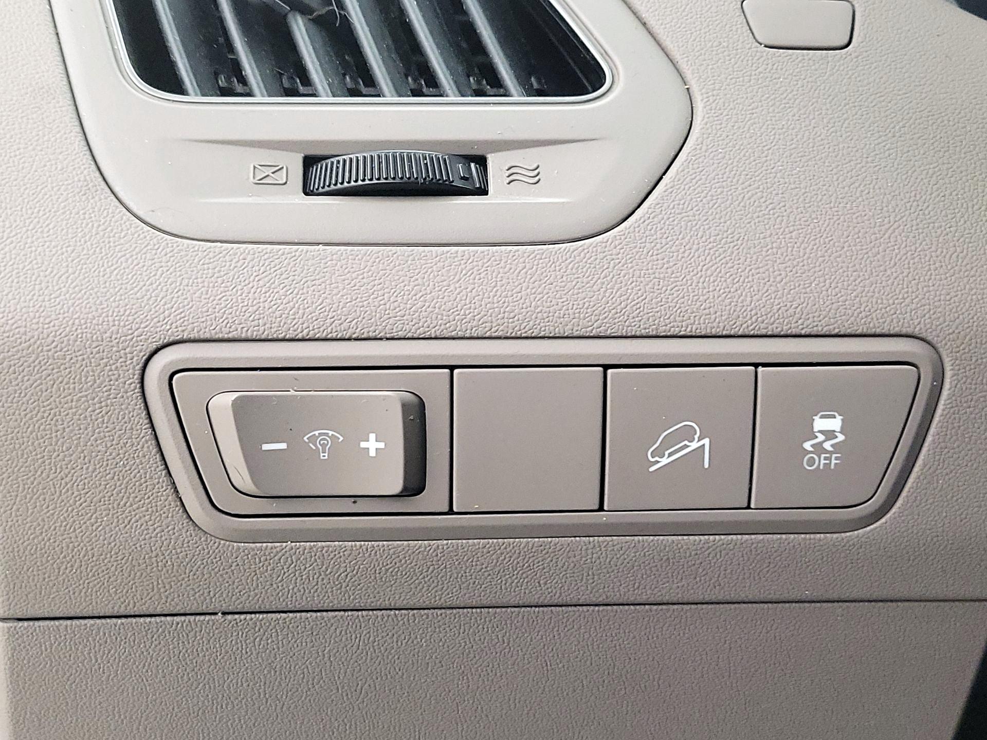 Thumbnail: 2015 Hyundai Tucson - 11