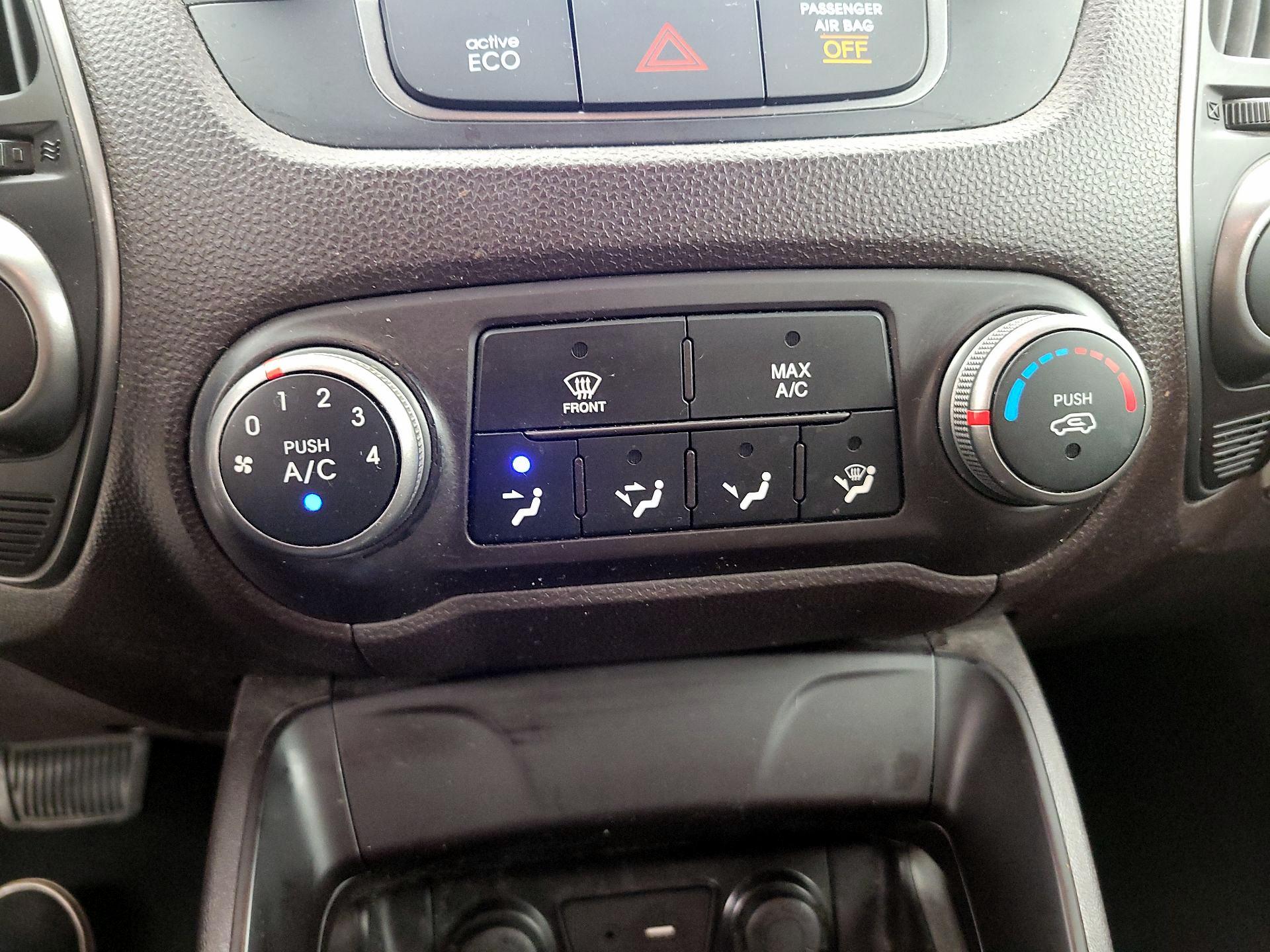 Thumbnail: 2015 Hyundai Tucson - 13