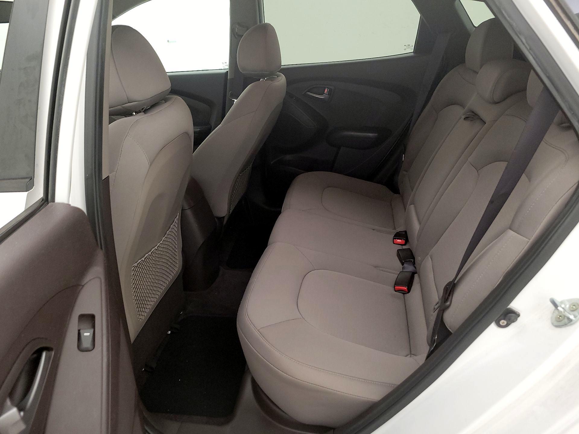 Thumbnail: 2015 Hyundai Tucson - 16