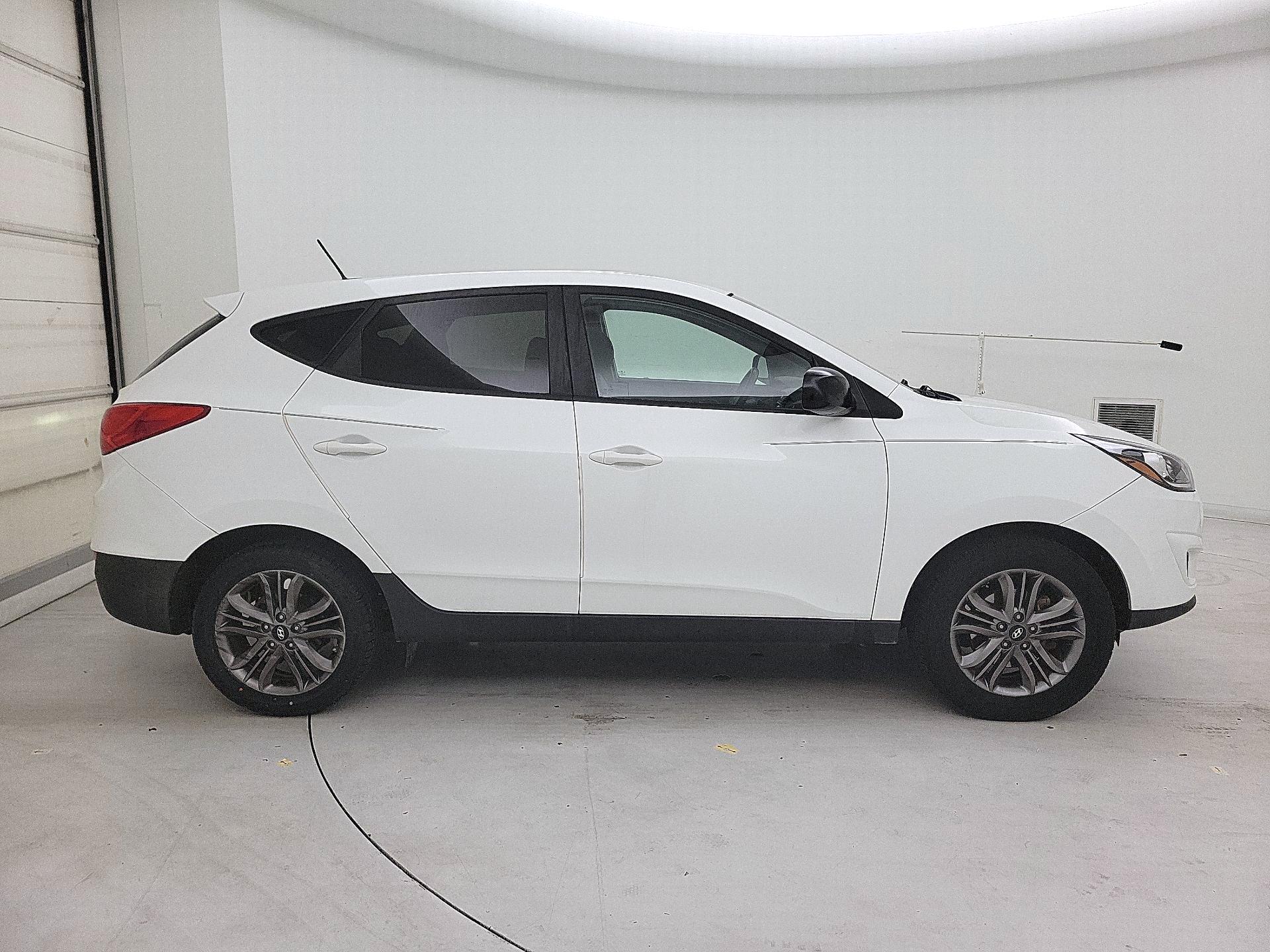 Thumbnail: 2015 Hyundai Tucson - 4