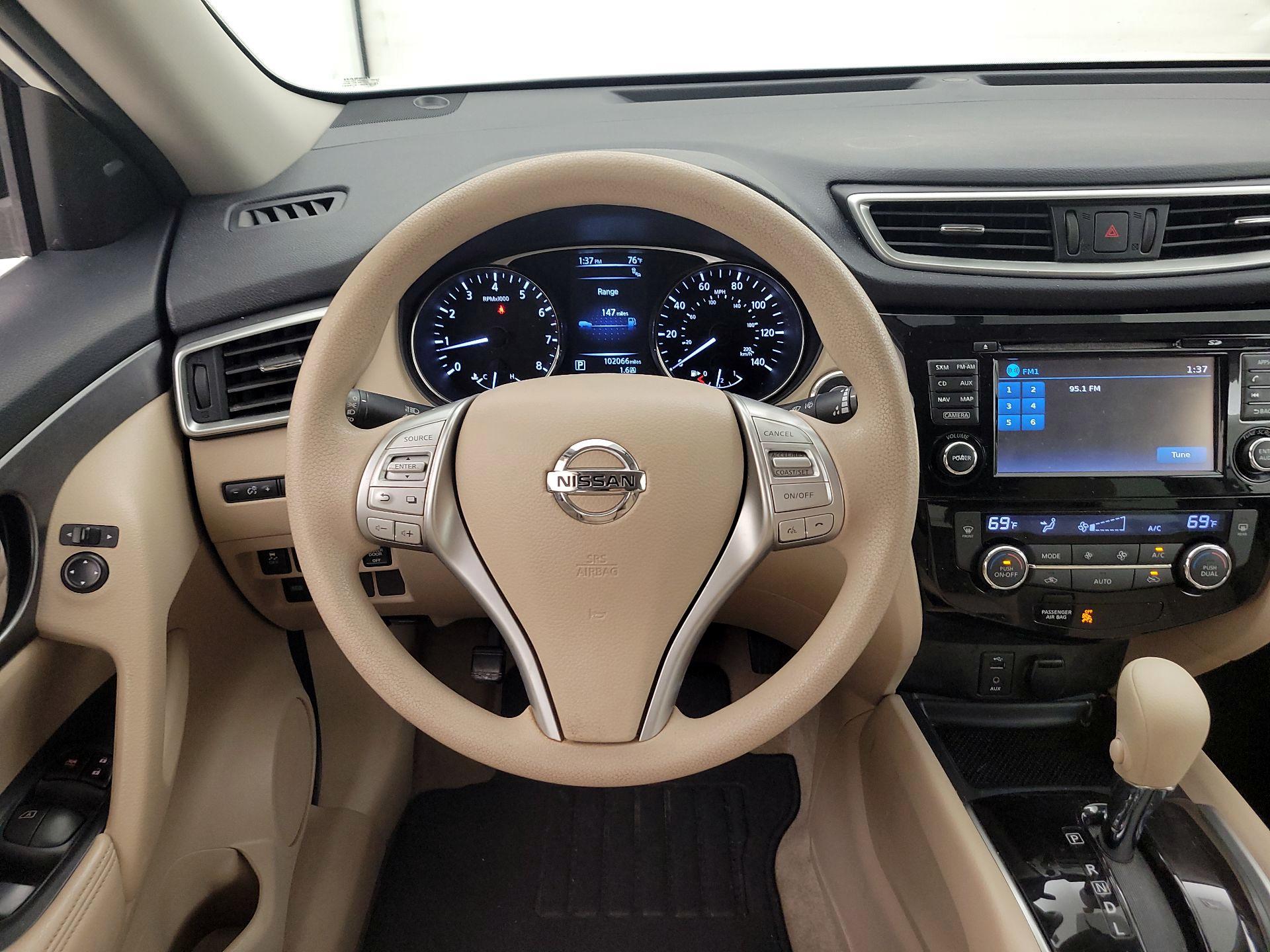 Thumbnail: 2015 Nissan Rogue - 10