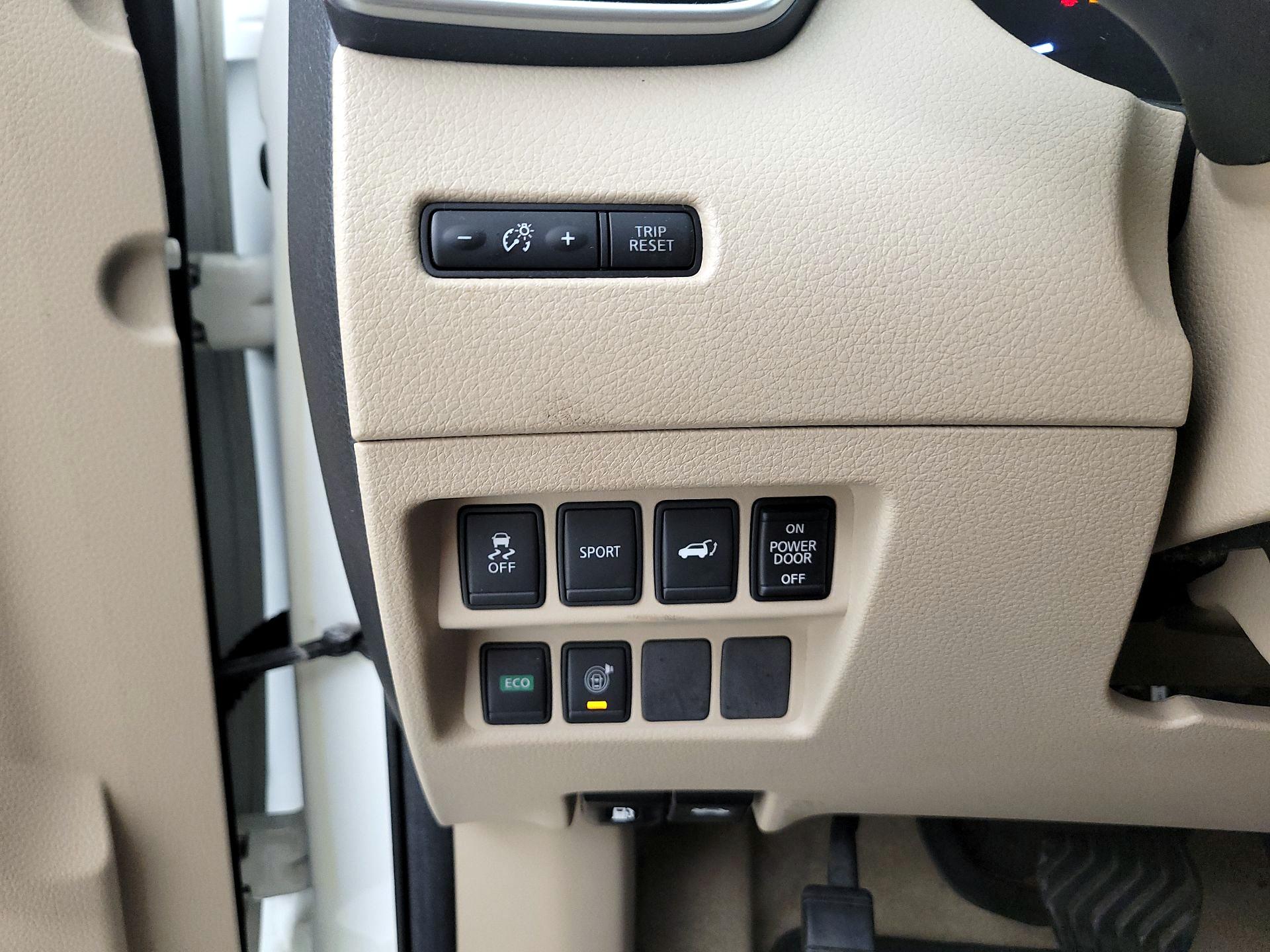 Thumbnail: 2015 Nissan Rogue - 13