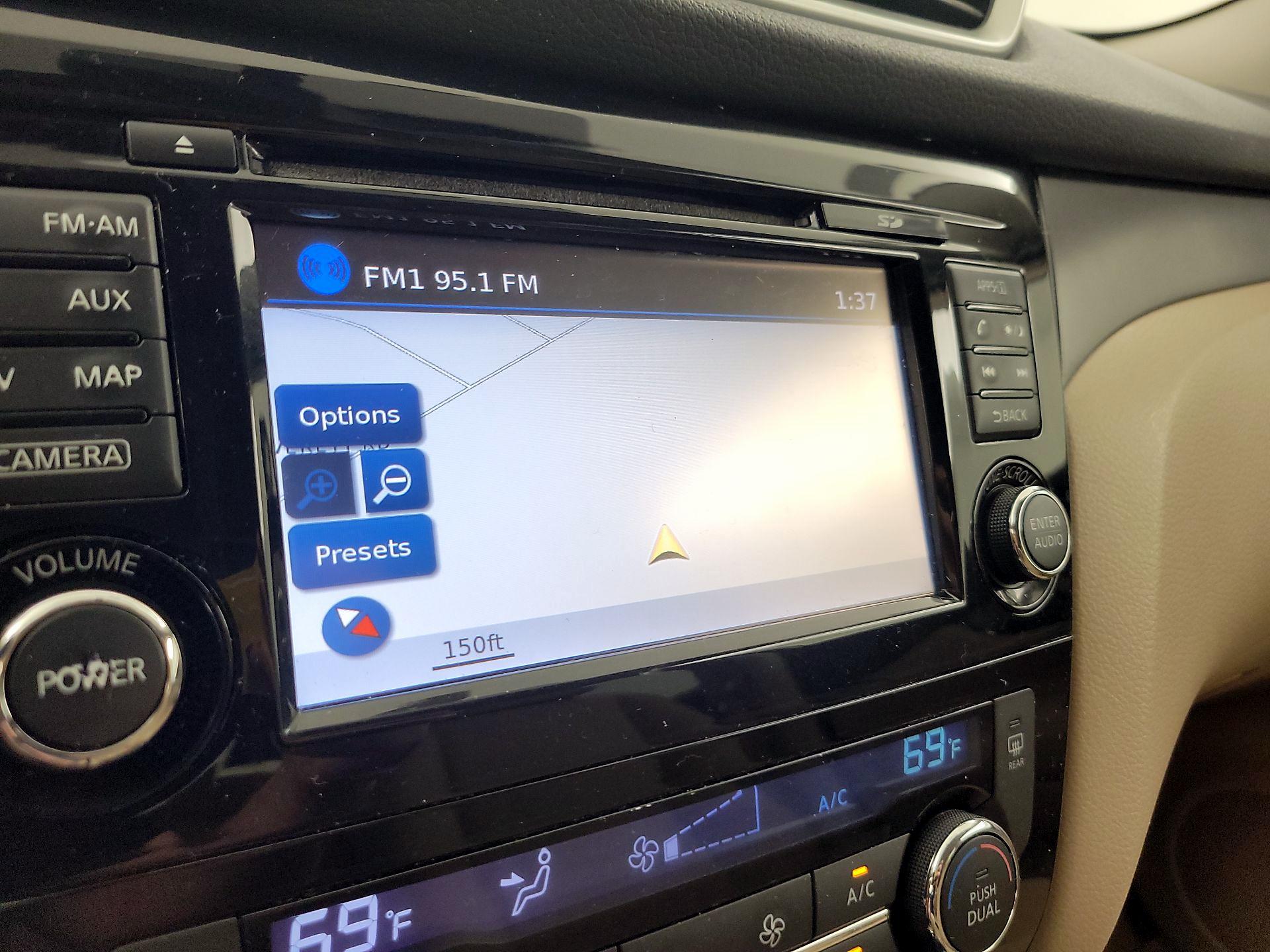 Thumbnail: 2015 Nissan Rogue - 14