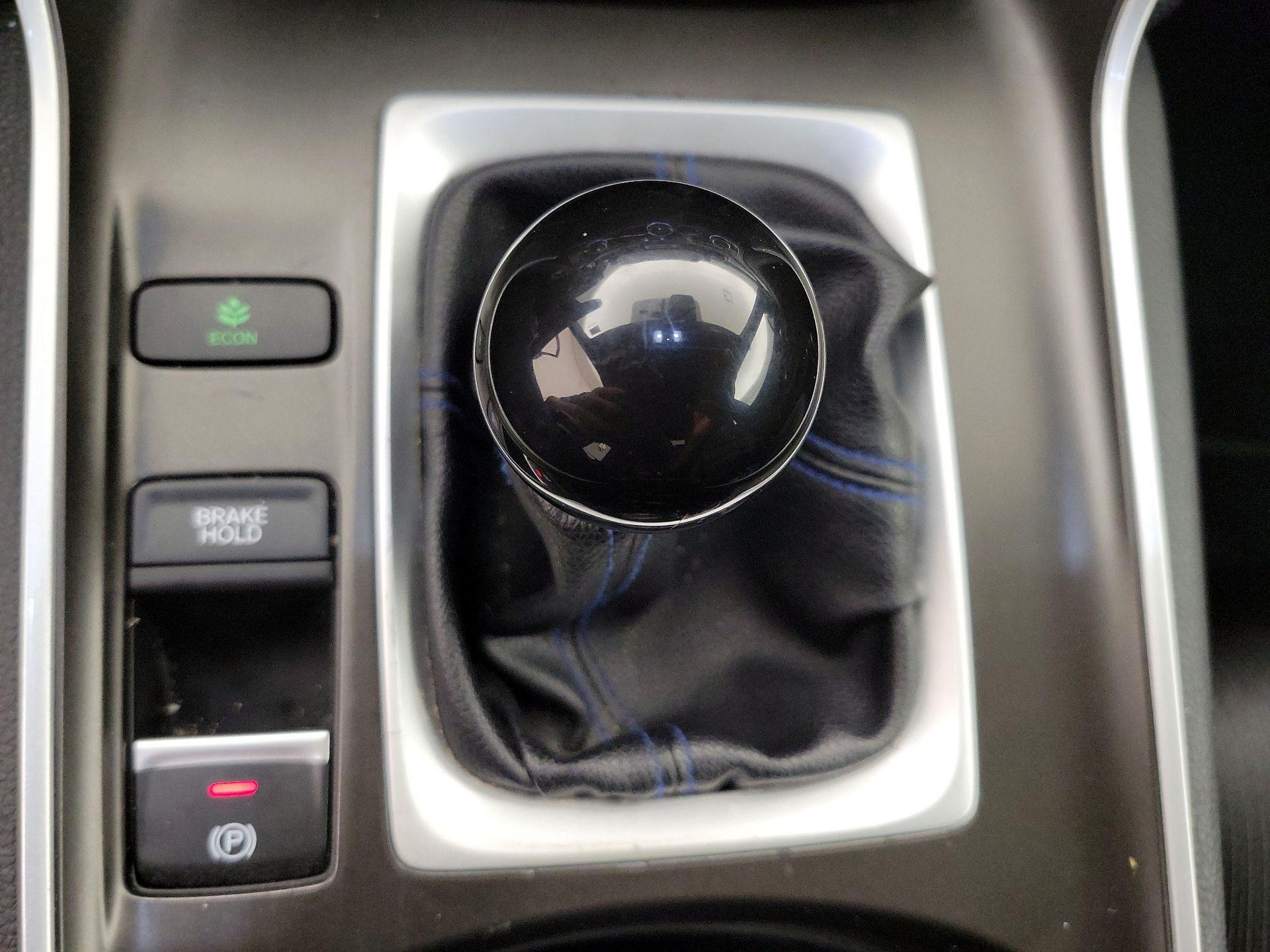 Thumbnail: 2019 Honda Accord - 17