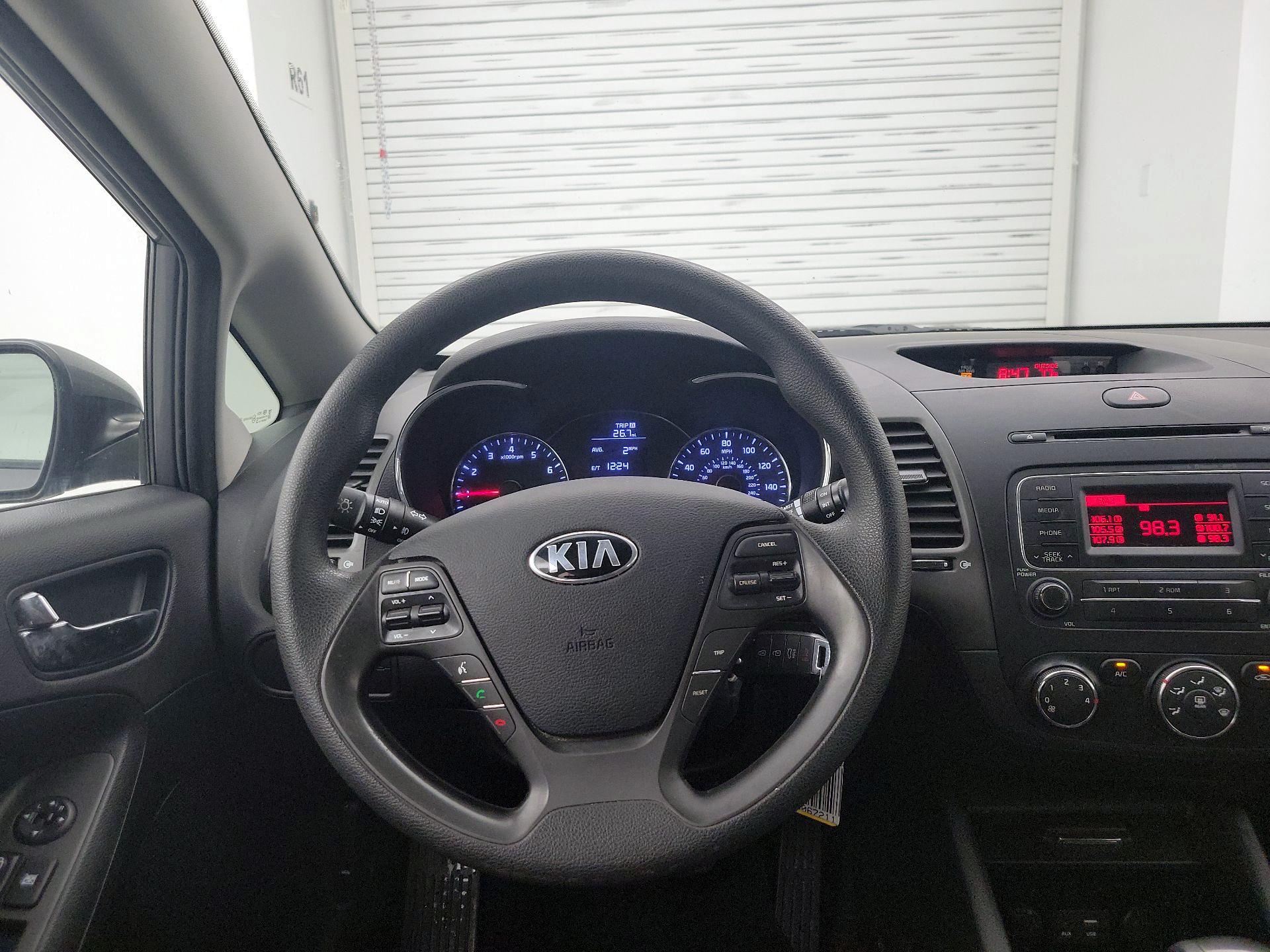 Thumbnail: 2016 Kia Forte - 10