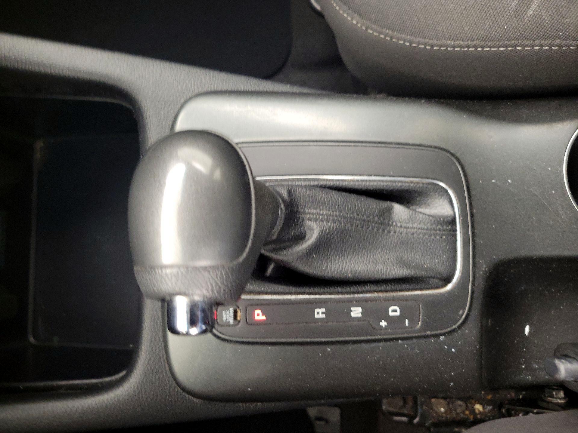 Thumbnail: 2016 Kia Forte - 16