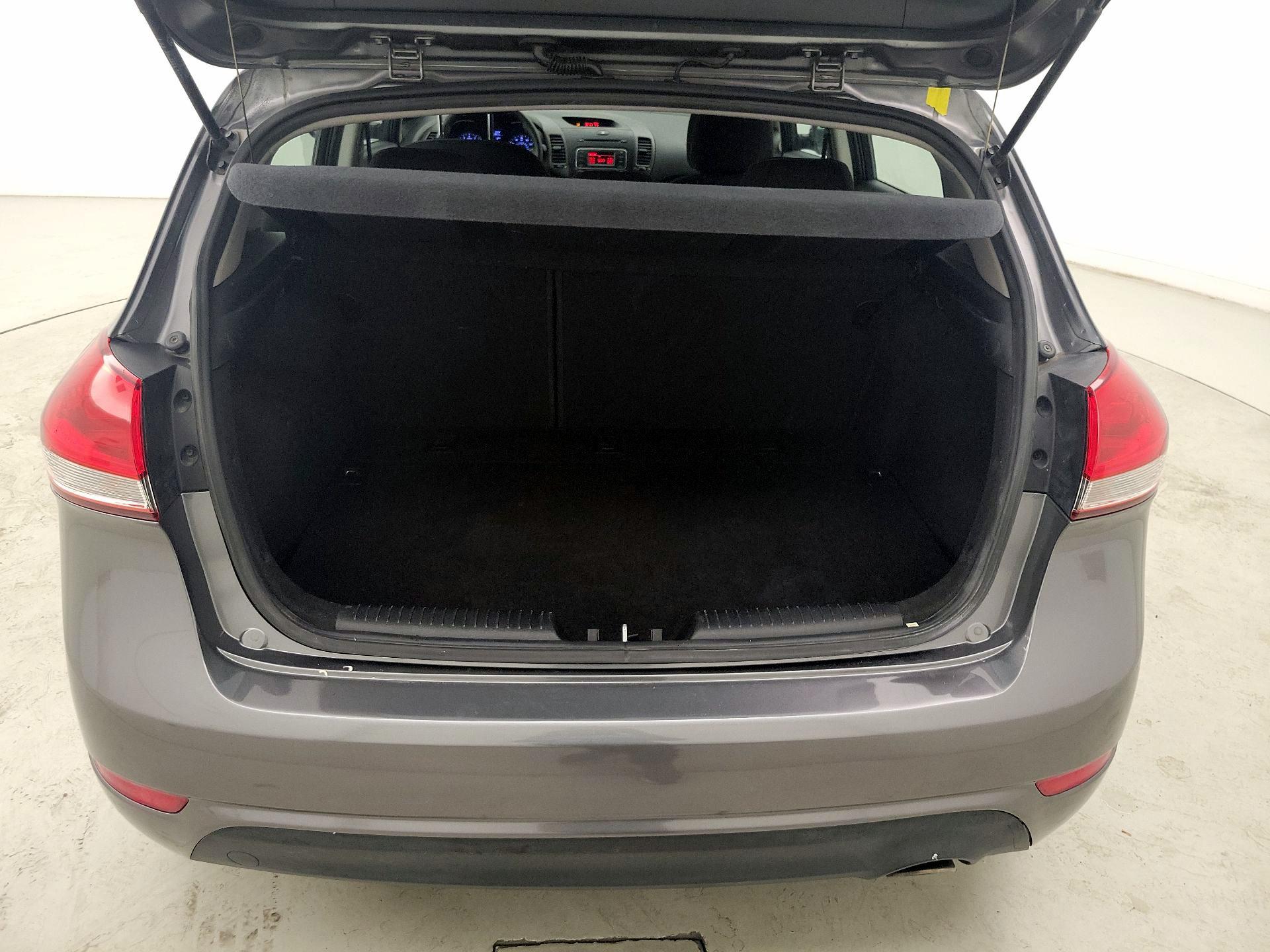 Thumbnail: 2016 Kia Forte - 19