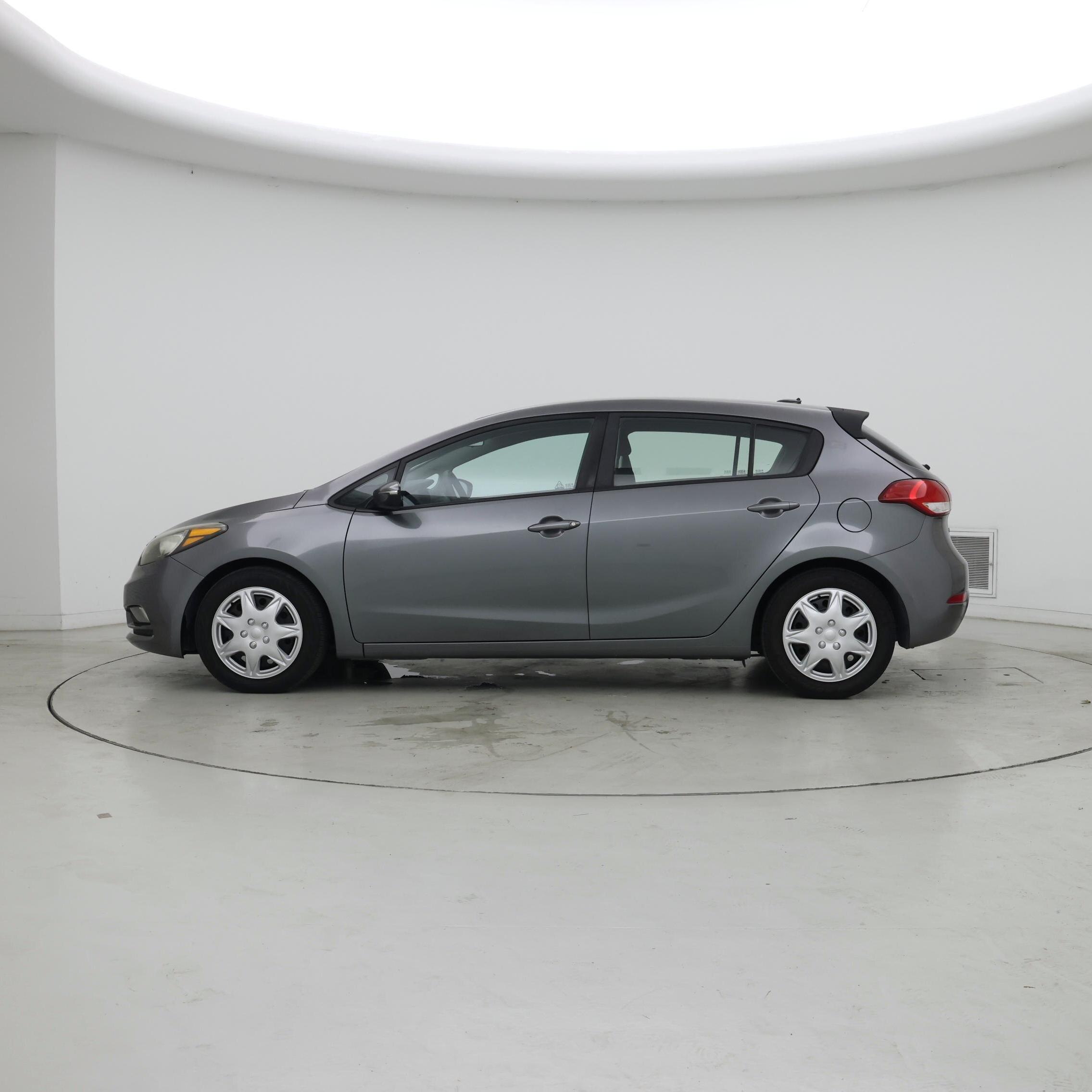 Thumbnail: 2016 Kia Forte - 3