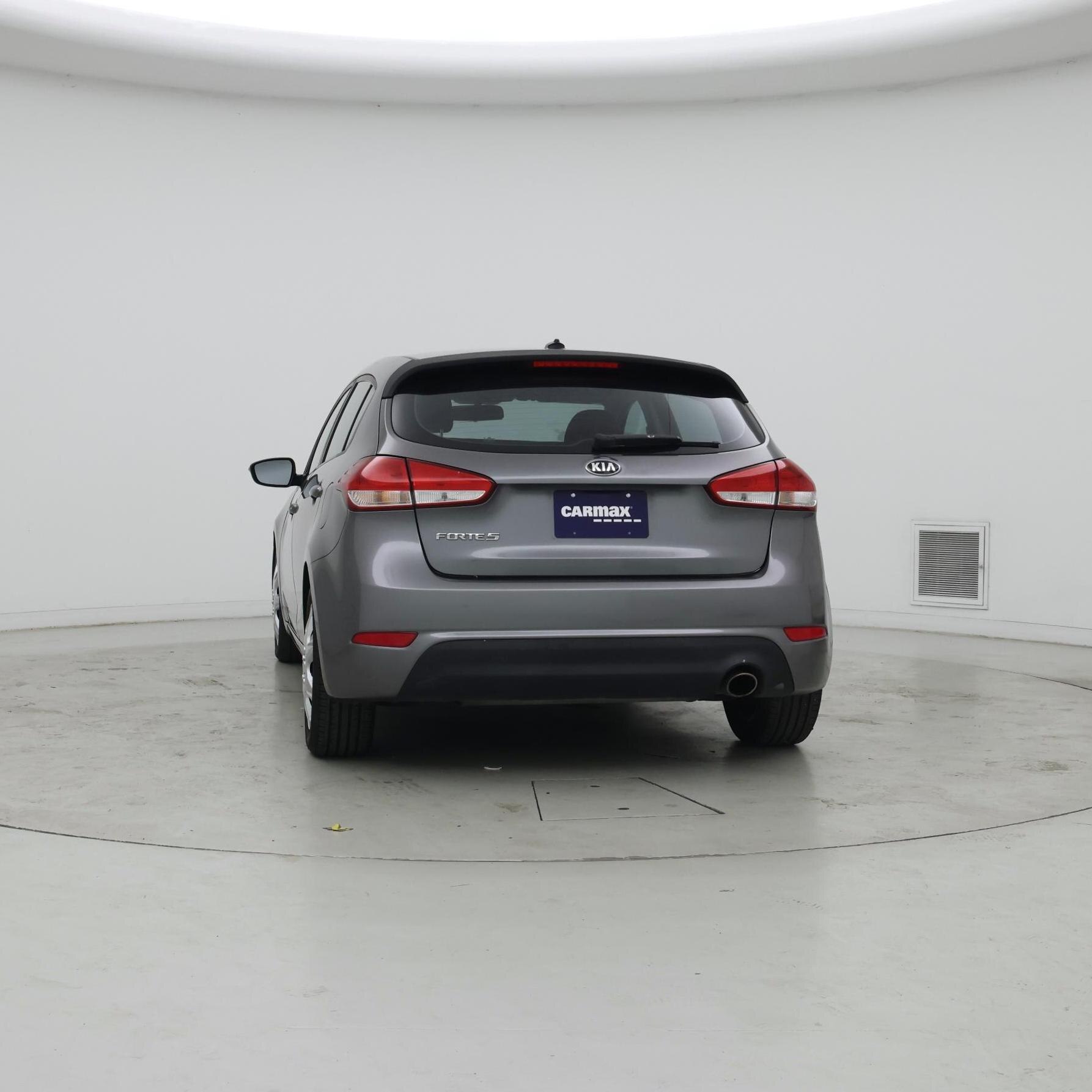 Thumbnail: 2016 Kia Forte - 6