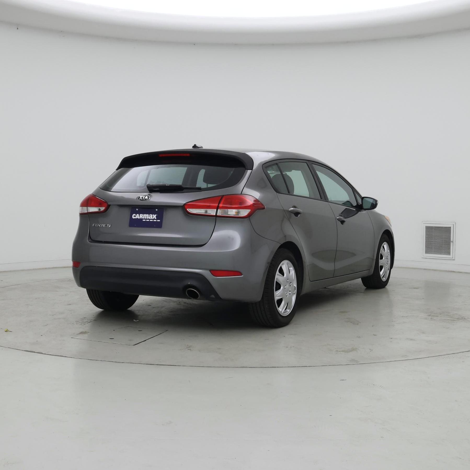 Thumbnail: 2016 Kia Forte - 8