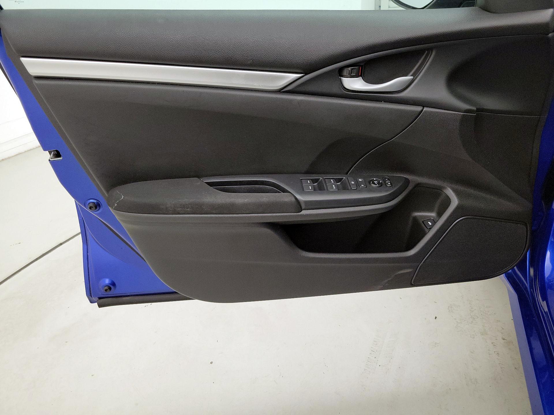 Thumbnail: 2016 Honda Civic - 12