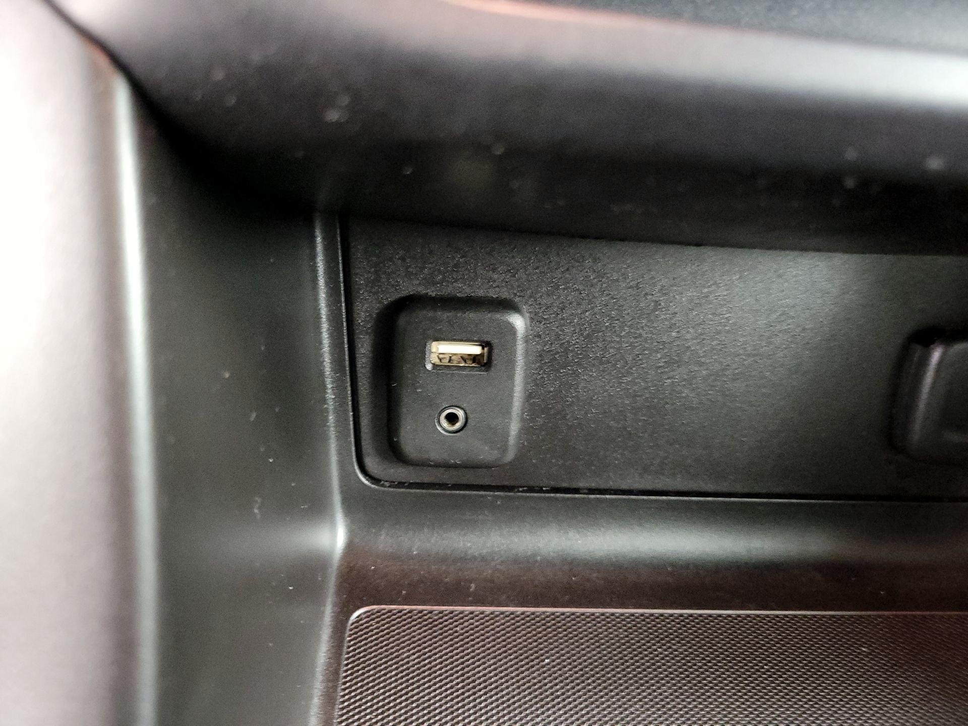 Thumbnail: 2016 GMC Canyon - 18