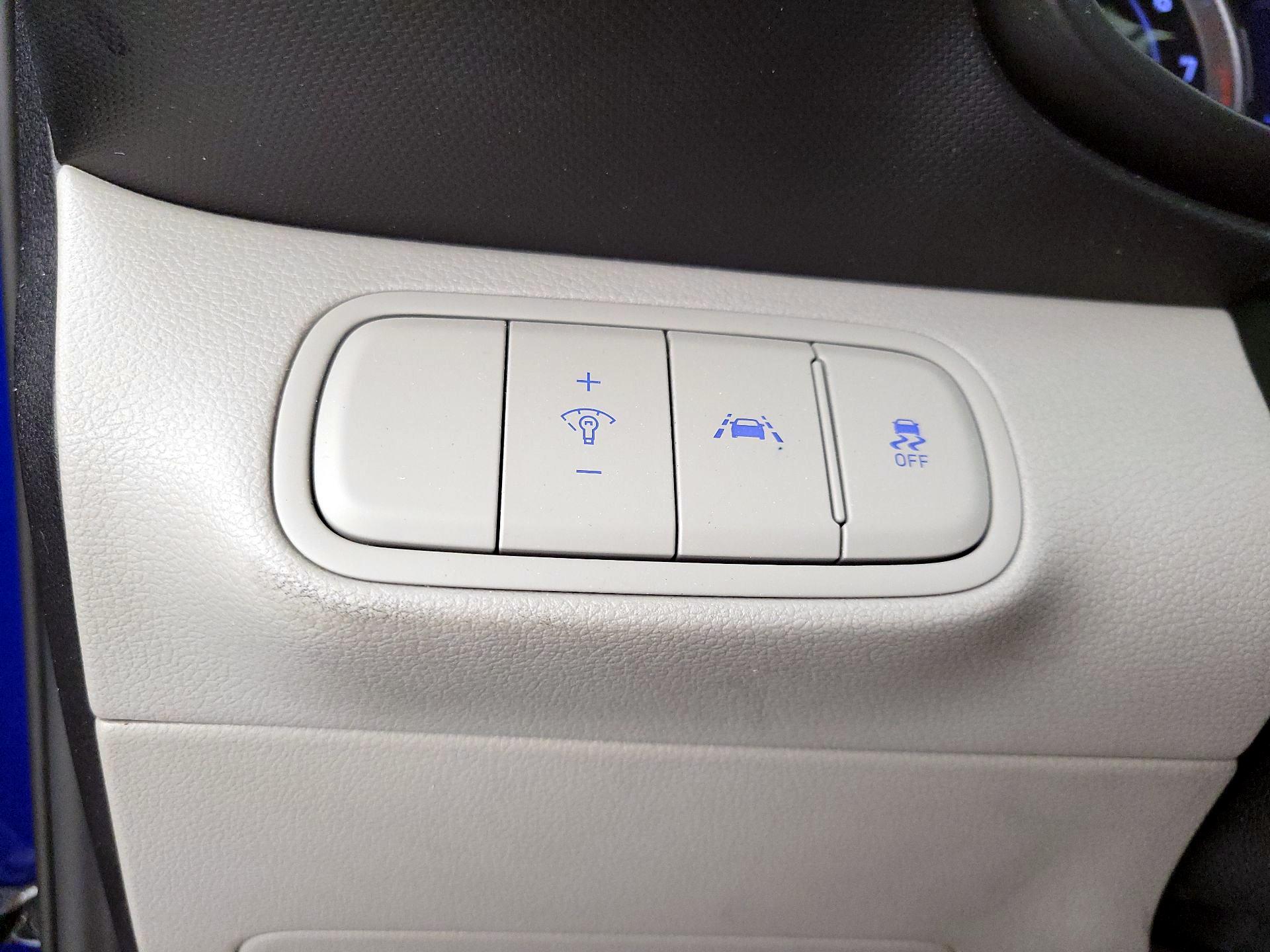 Thumbnail: 2020 Hyundai Venue - 13