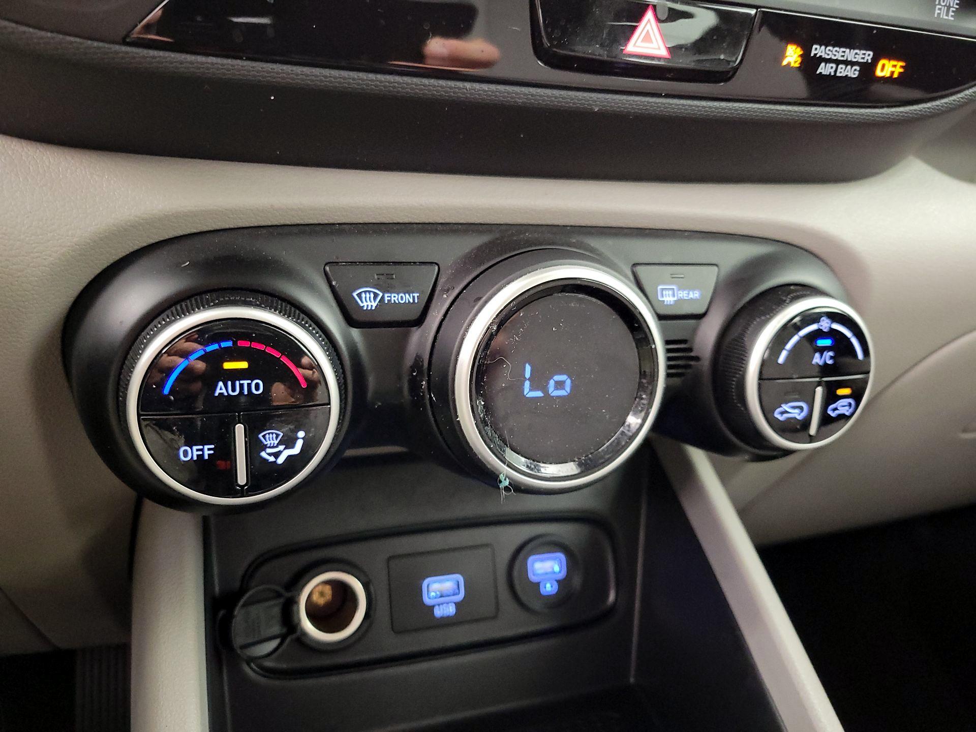 Thumbnail: 2020 Hyundai Venue - 16