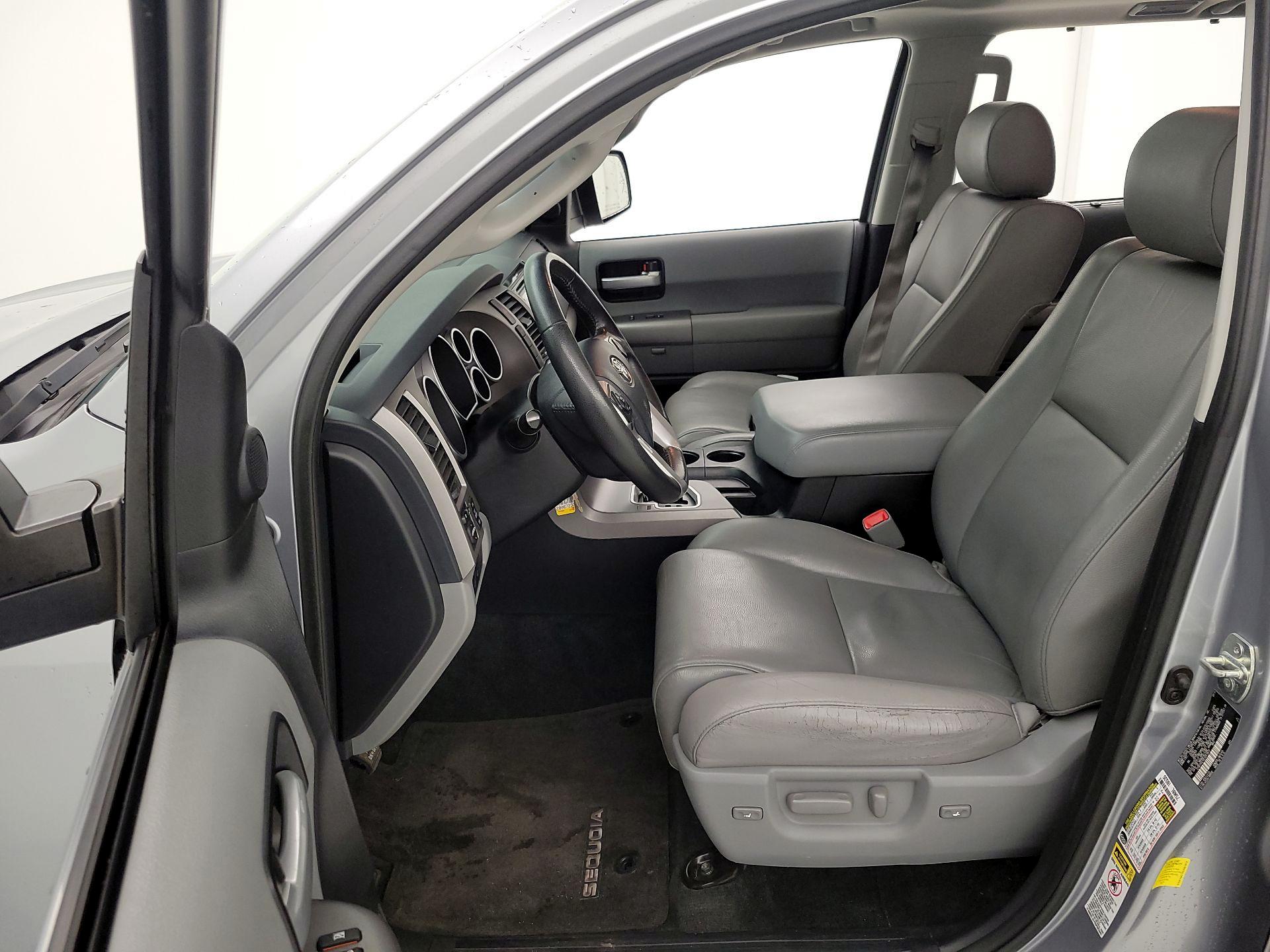 Thumbnail: 2014 Toyota Sequoia - 11