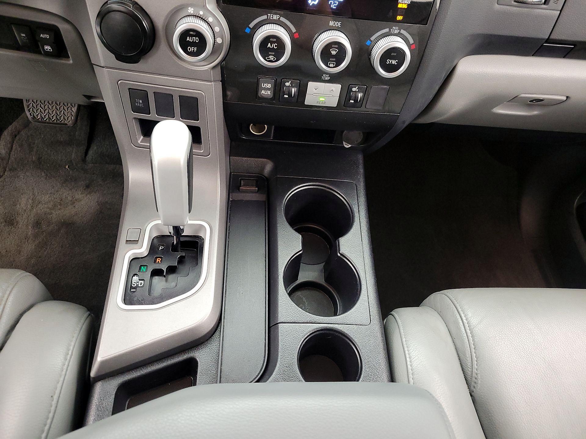 Thumbnail: 2014 Toyota Sequoia - 18