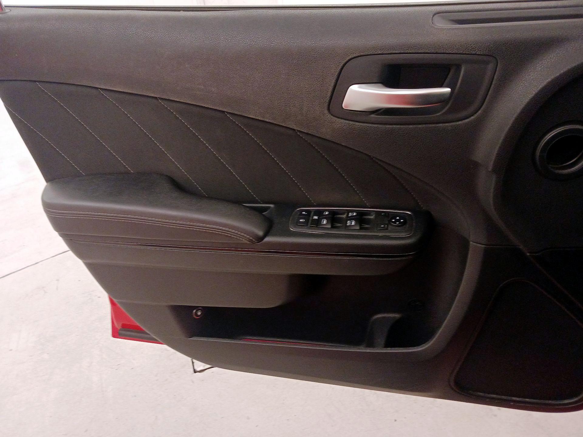 Thumbnail: 2018 Dodge Charger - 12