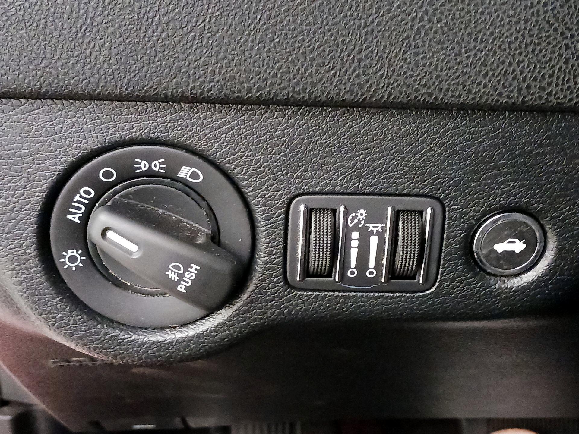 Thumbnail: 2018 Dodge Charger - 13