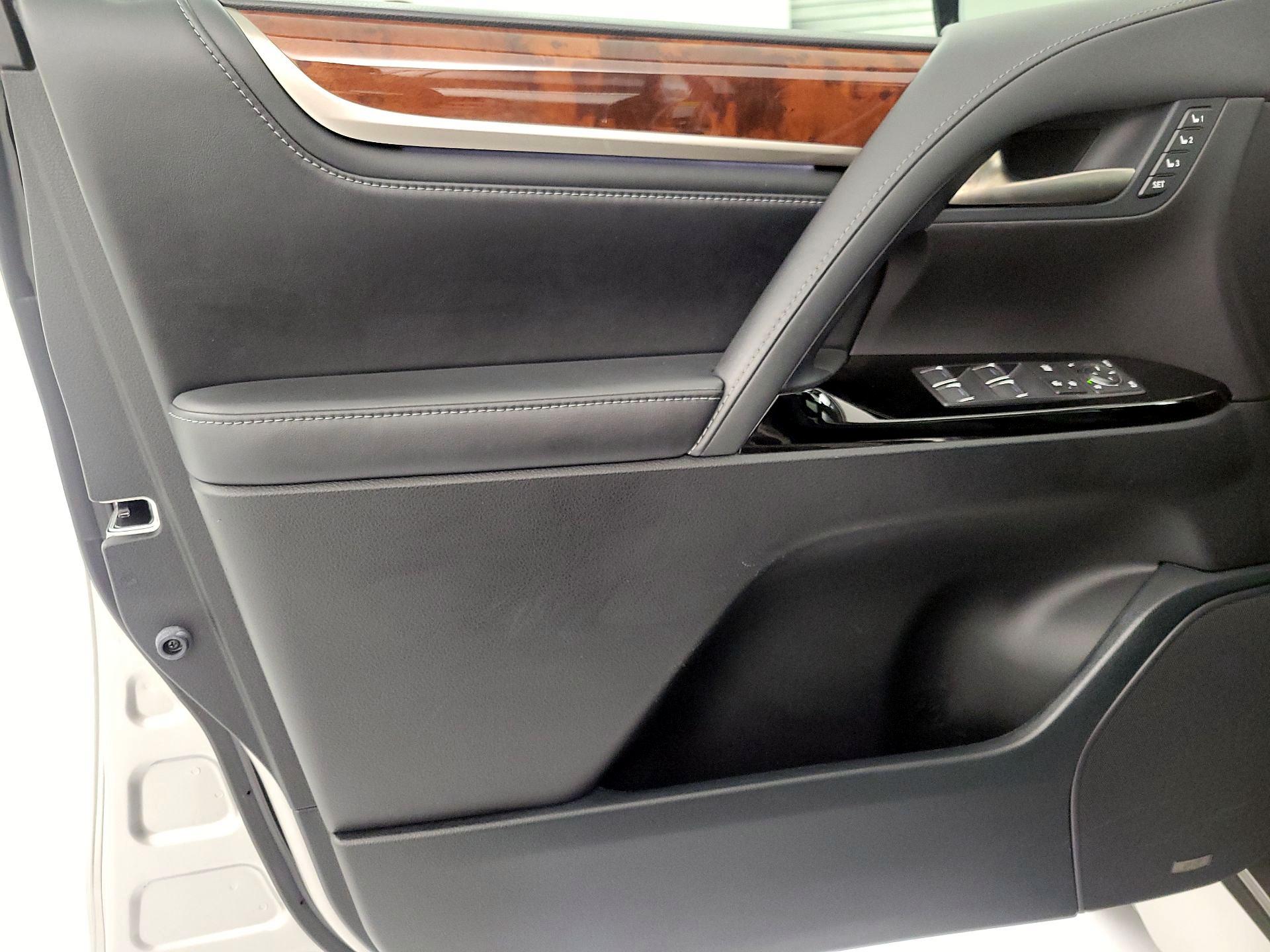 Thumbnail: 2021 Lexus LX - 10