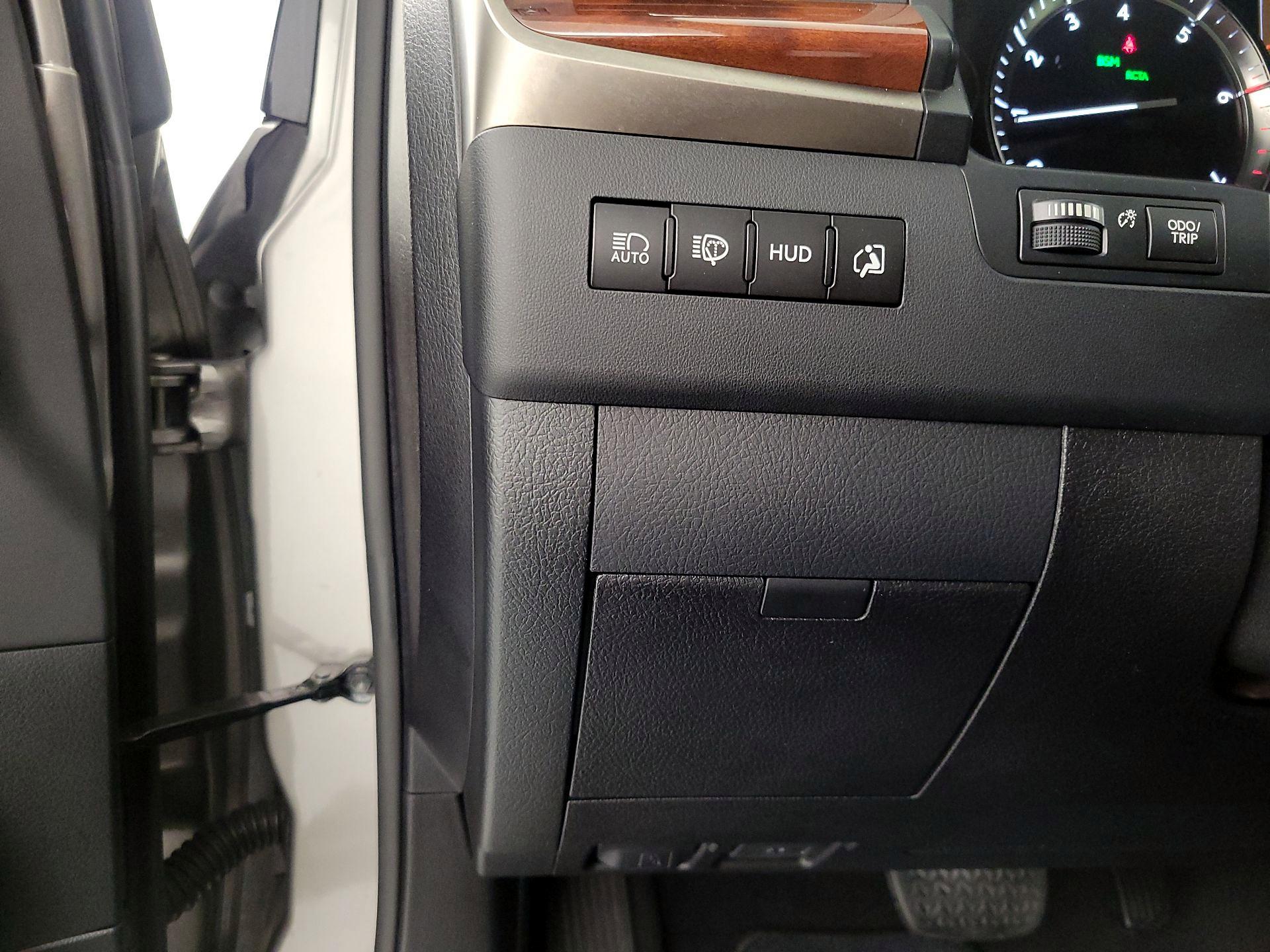 Thumbnail: 2021 Lexus LX - 11