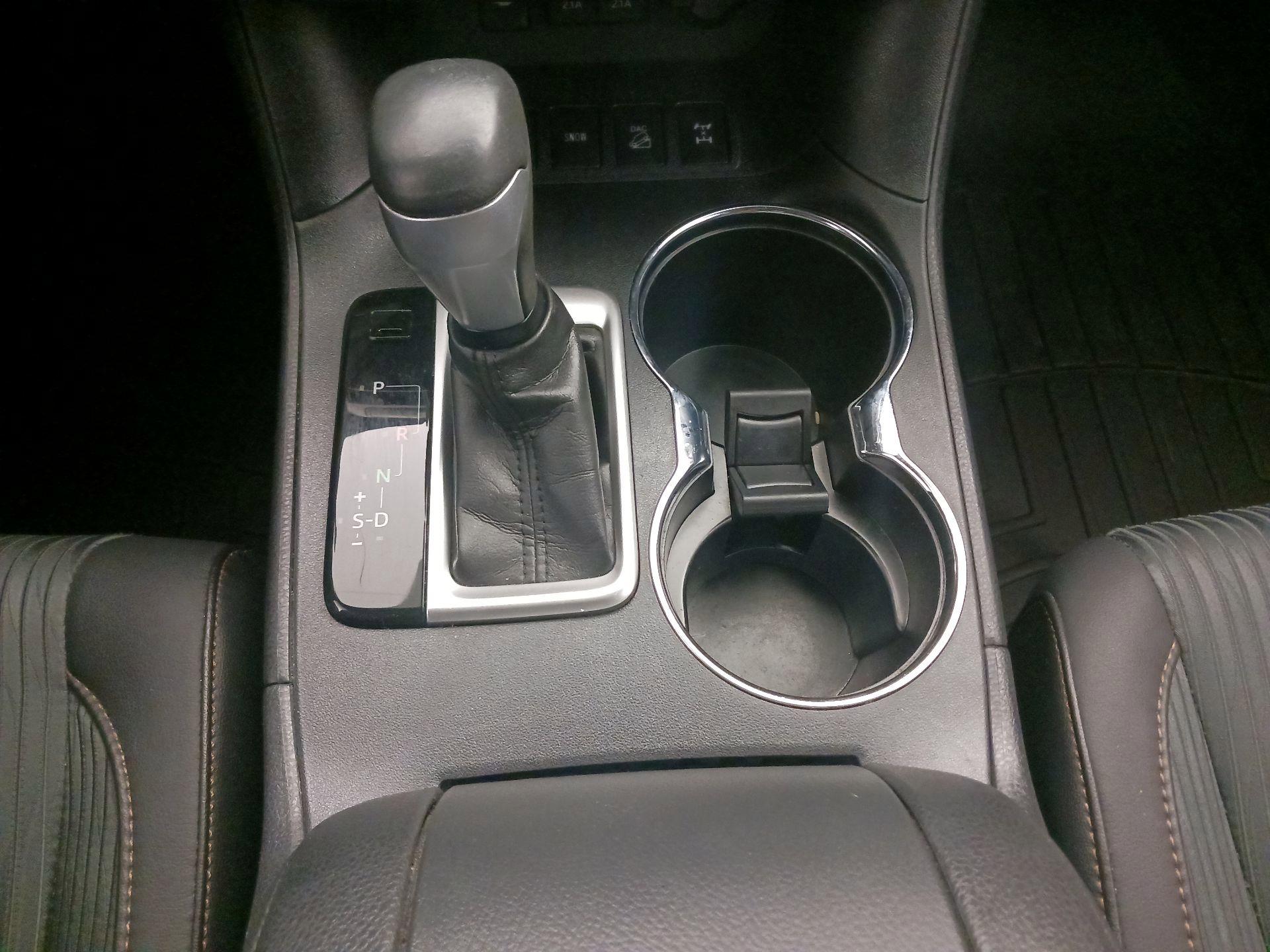 Thumbnail: 2019 Toyota Highlander - 17