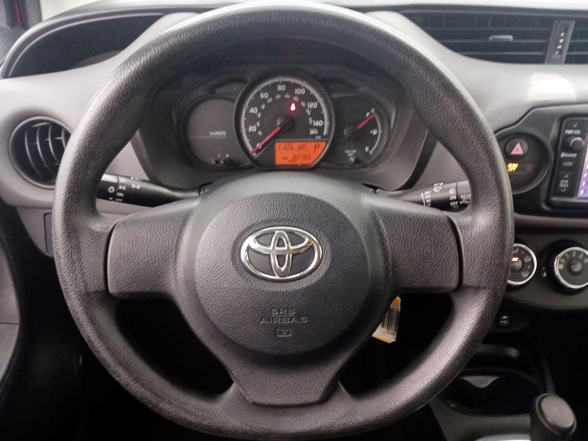 Thumbnail: 2015 Toyota Yaris - 10