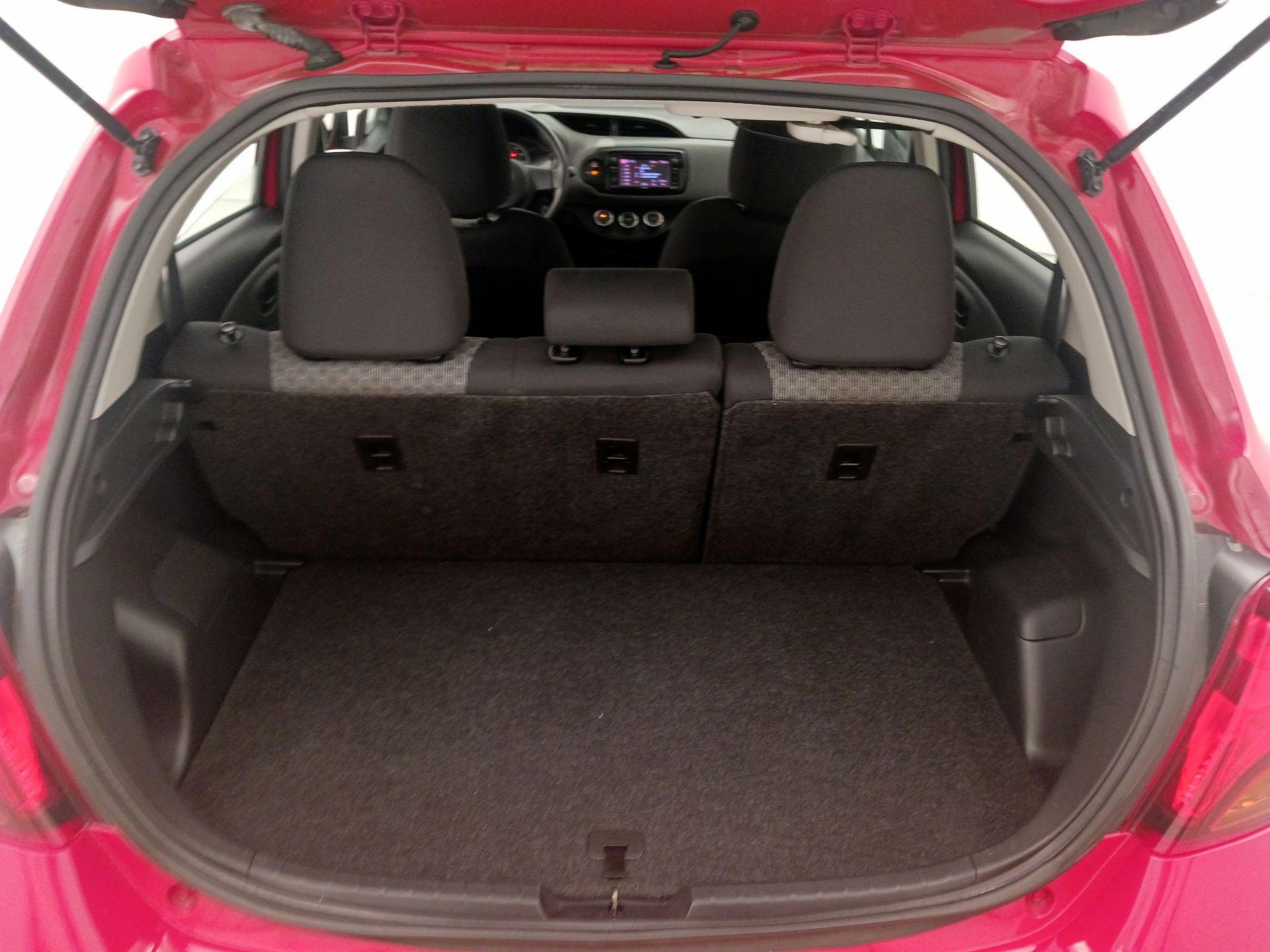 Thumbnail: 2015 Toyota Yaris - 19