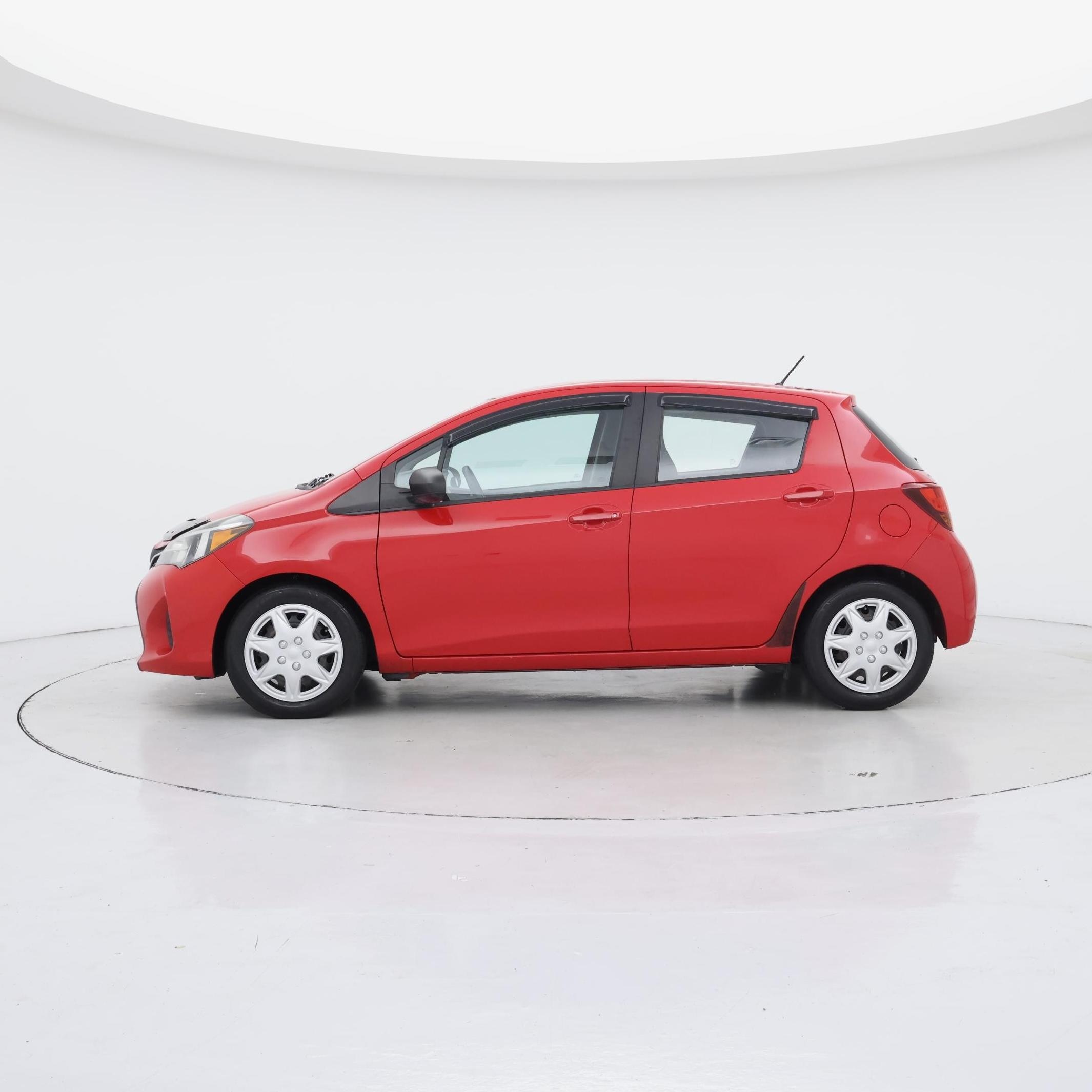 Thumbnail: 2015 Toyota Yaris - 3