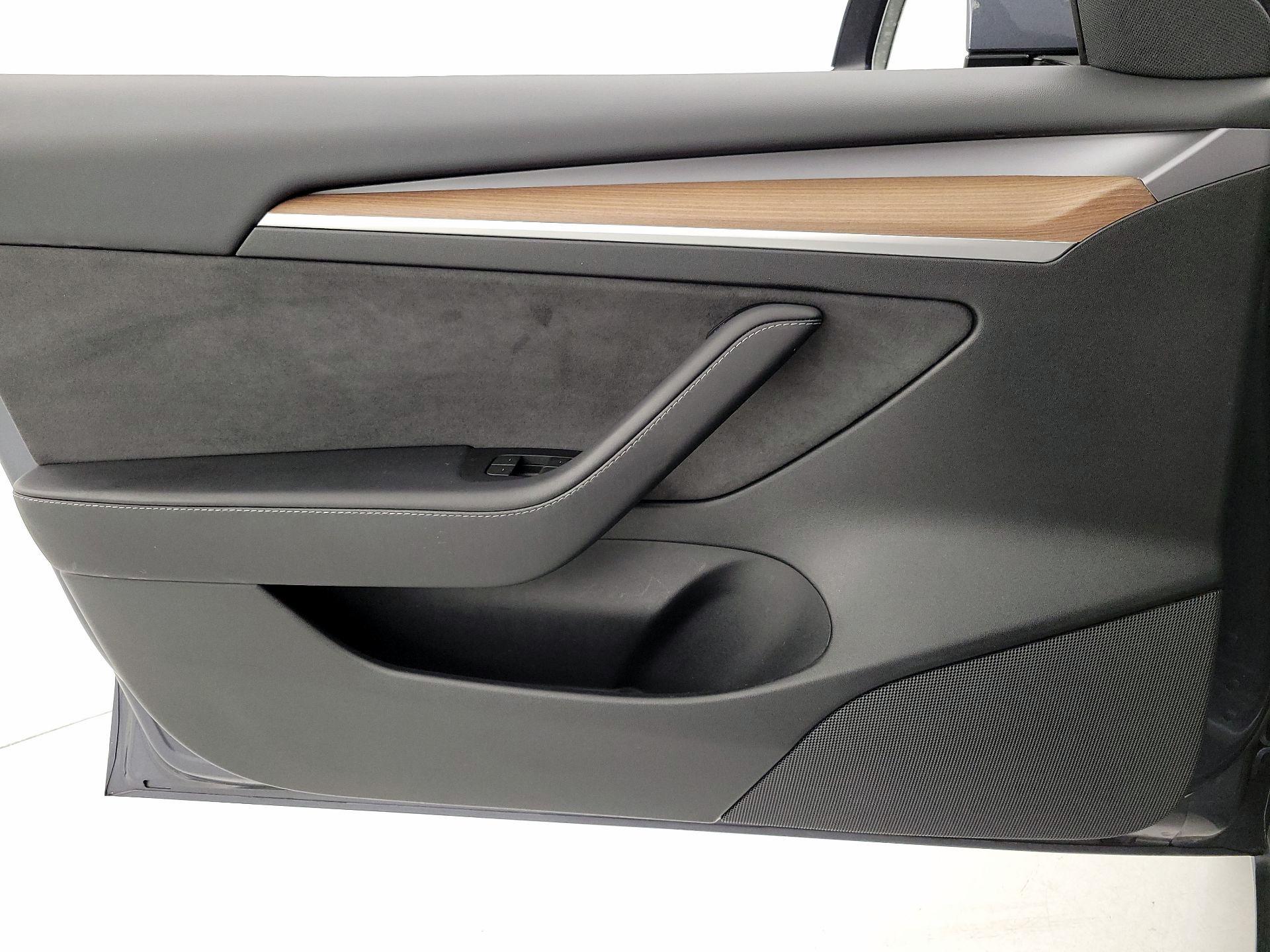 Thumbnail: 2023 Tesla Model 3 - 12