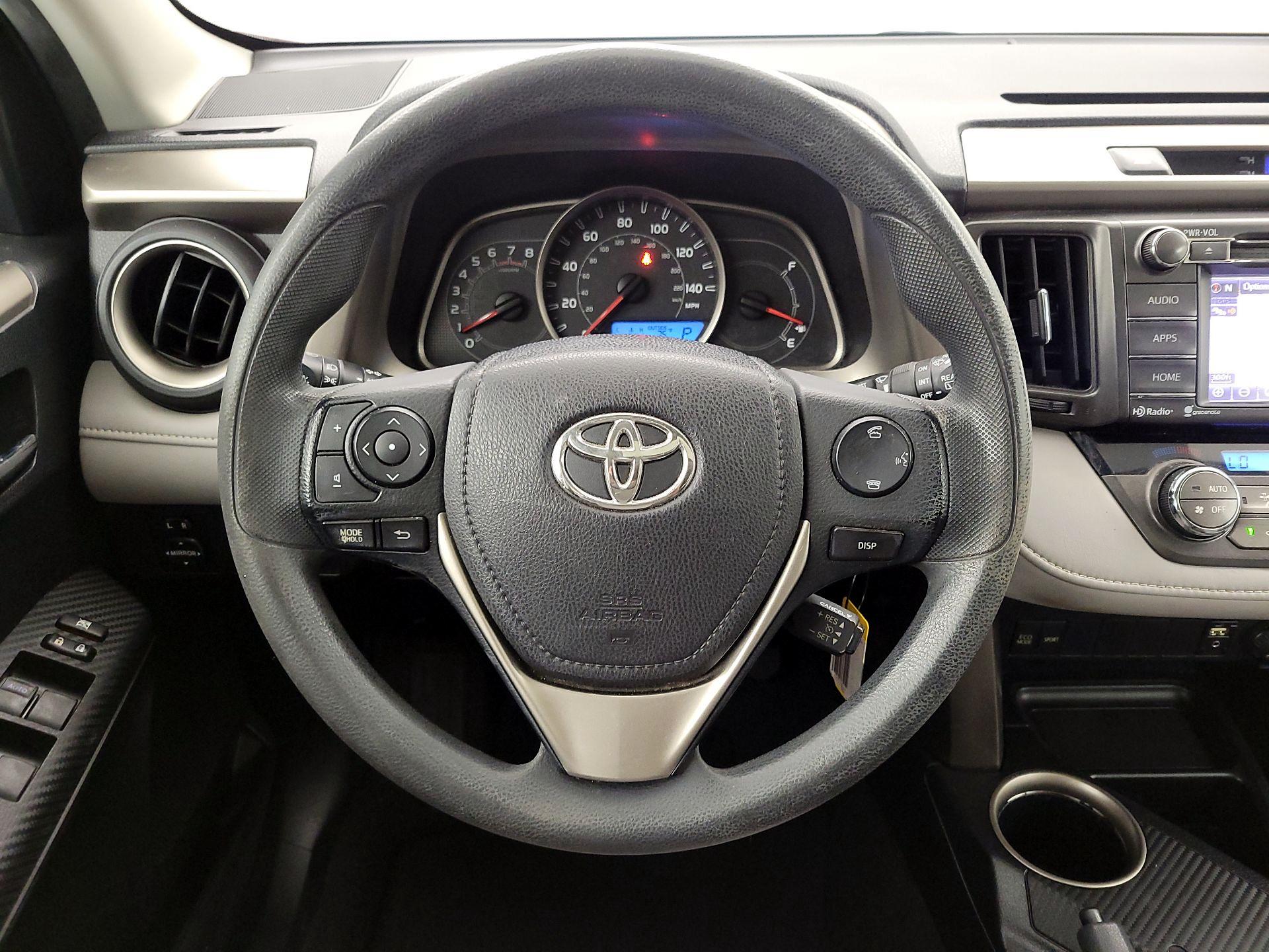 Thumbnail: 2015 Toyota RAV4 - 10