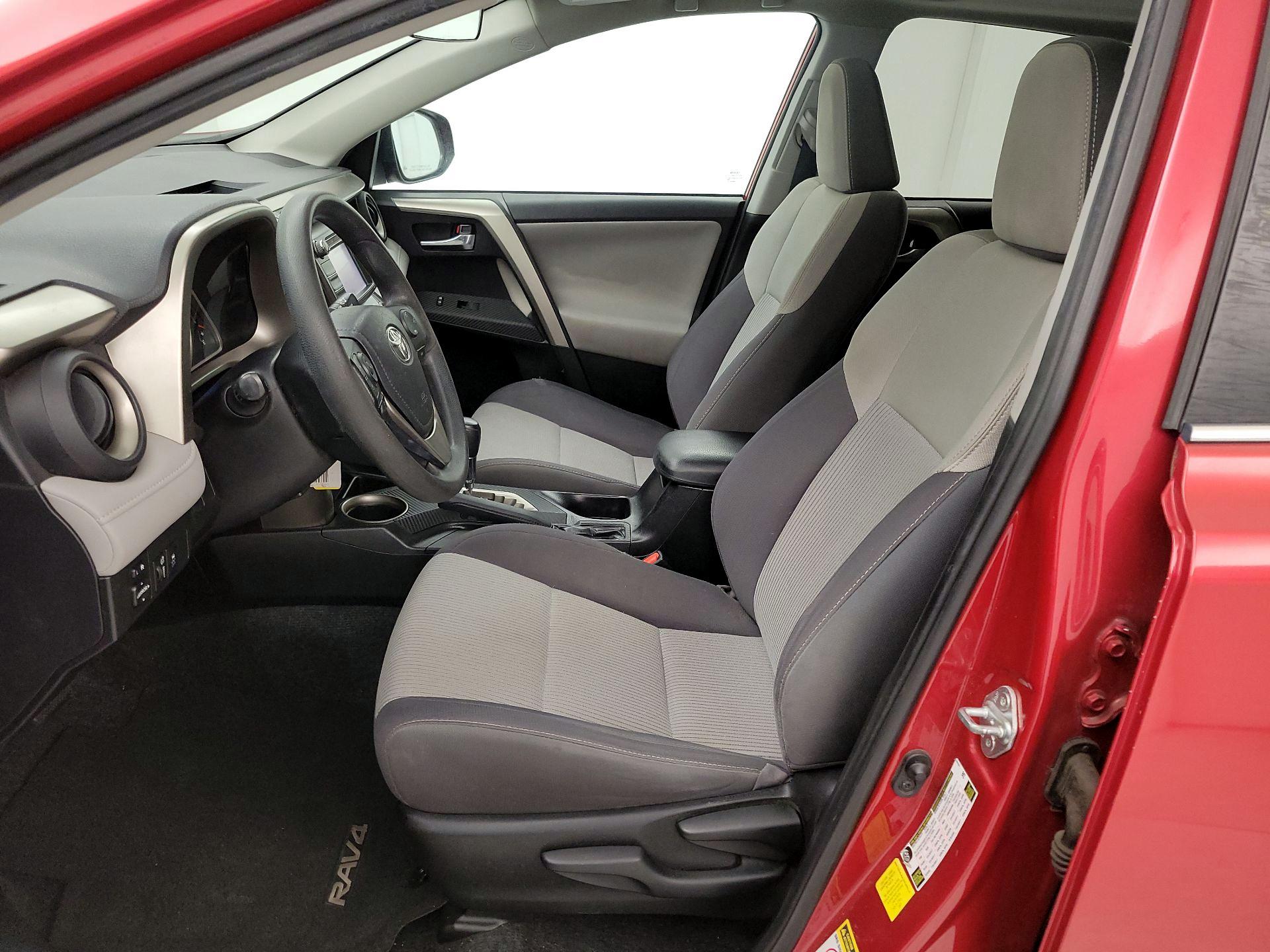 Thumbnail: 2015 Toyota RAV4 - 11