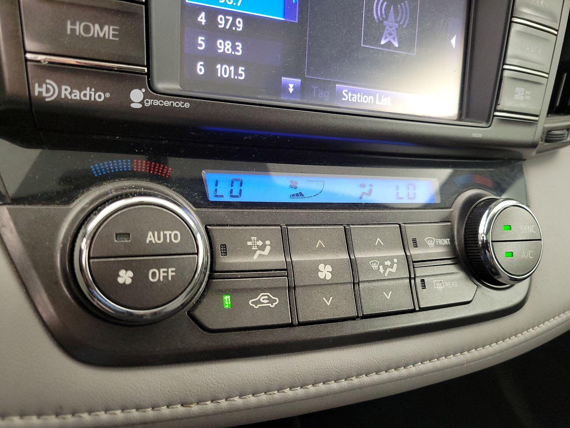 Thumbnail: 2015 Toyota RAV4 - 17