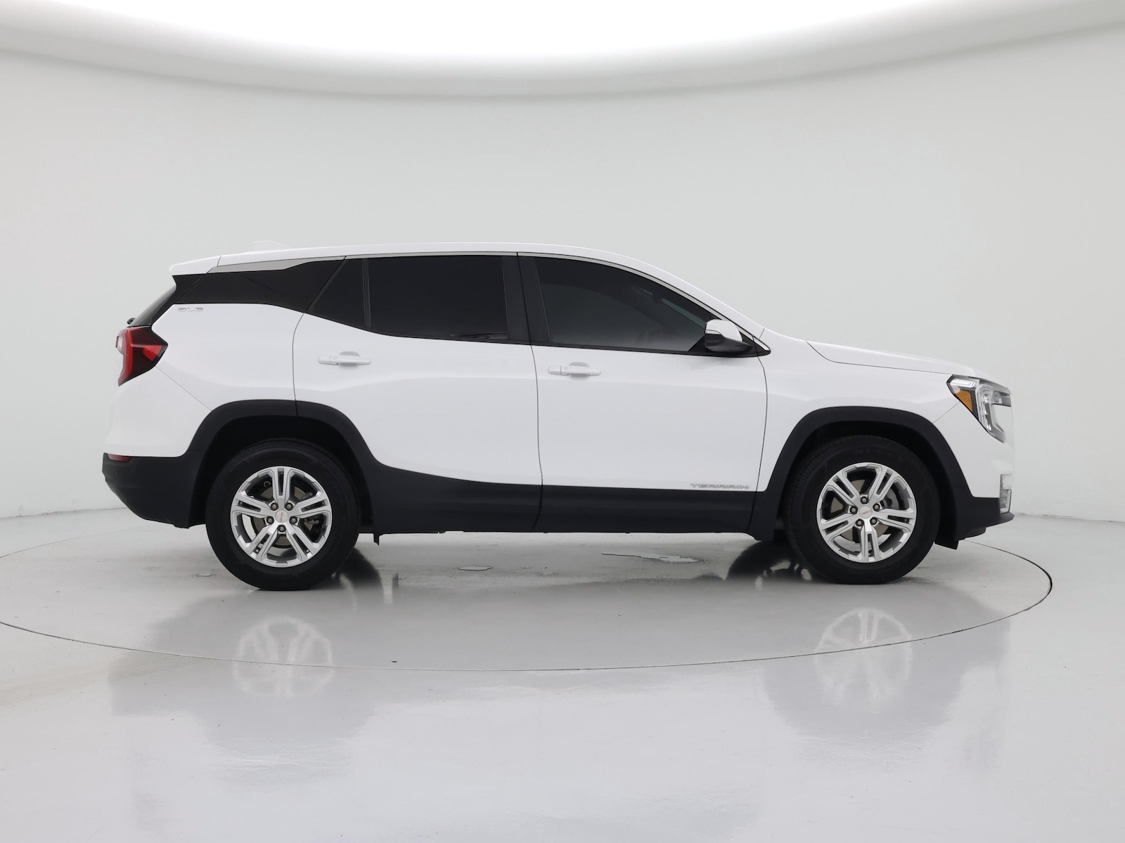 2022 GMC Terrain SLE - Photo 8