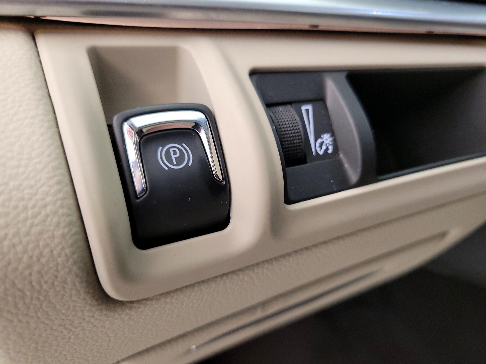 Thumbnail: 2018 Cadillac XTS - 13